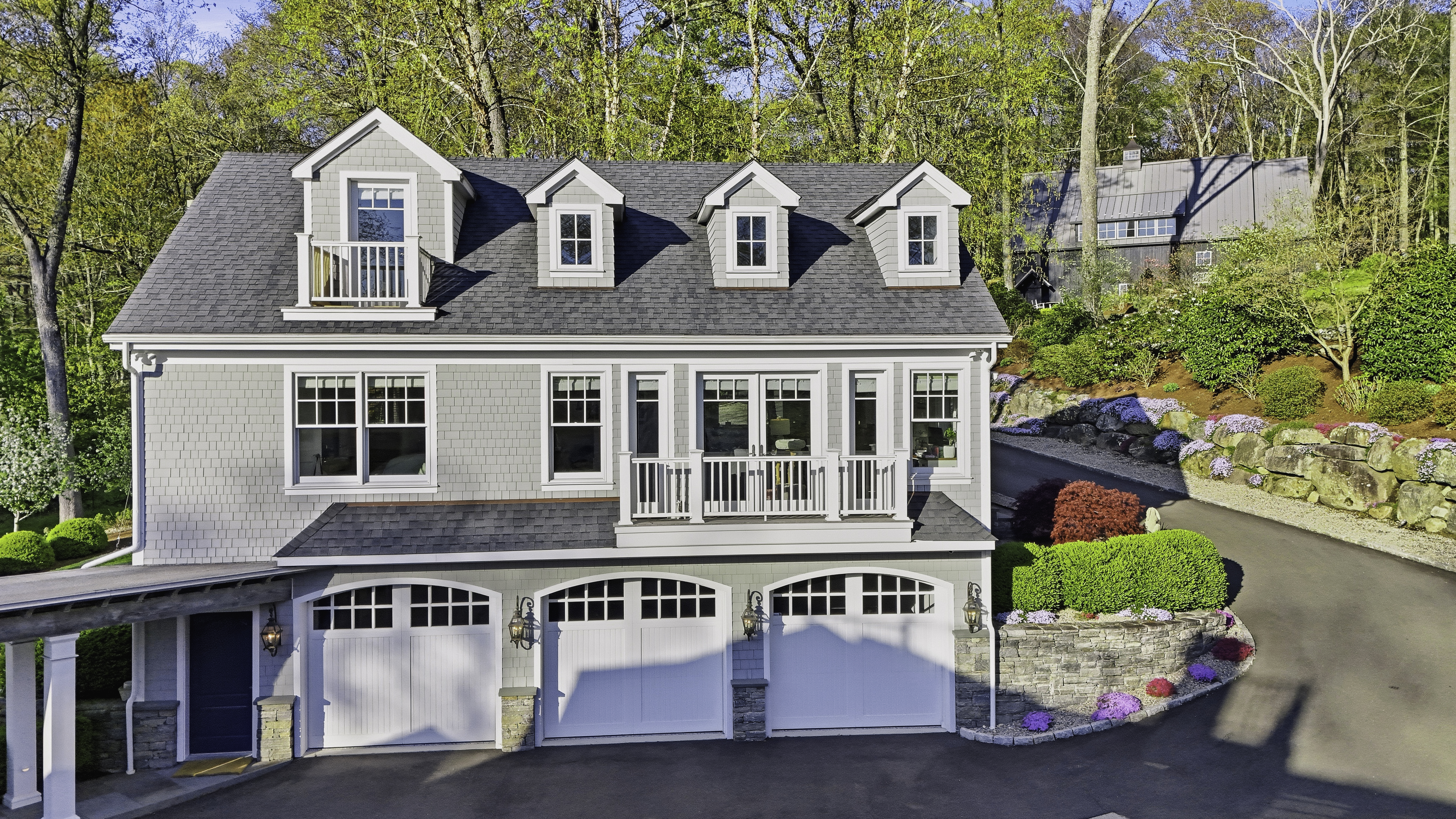  Extraordinary Waterfront Compound Offers Luxury Coastal Living - 物件實景