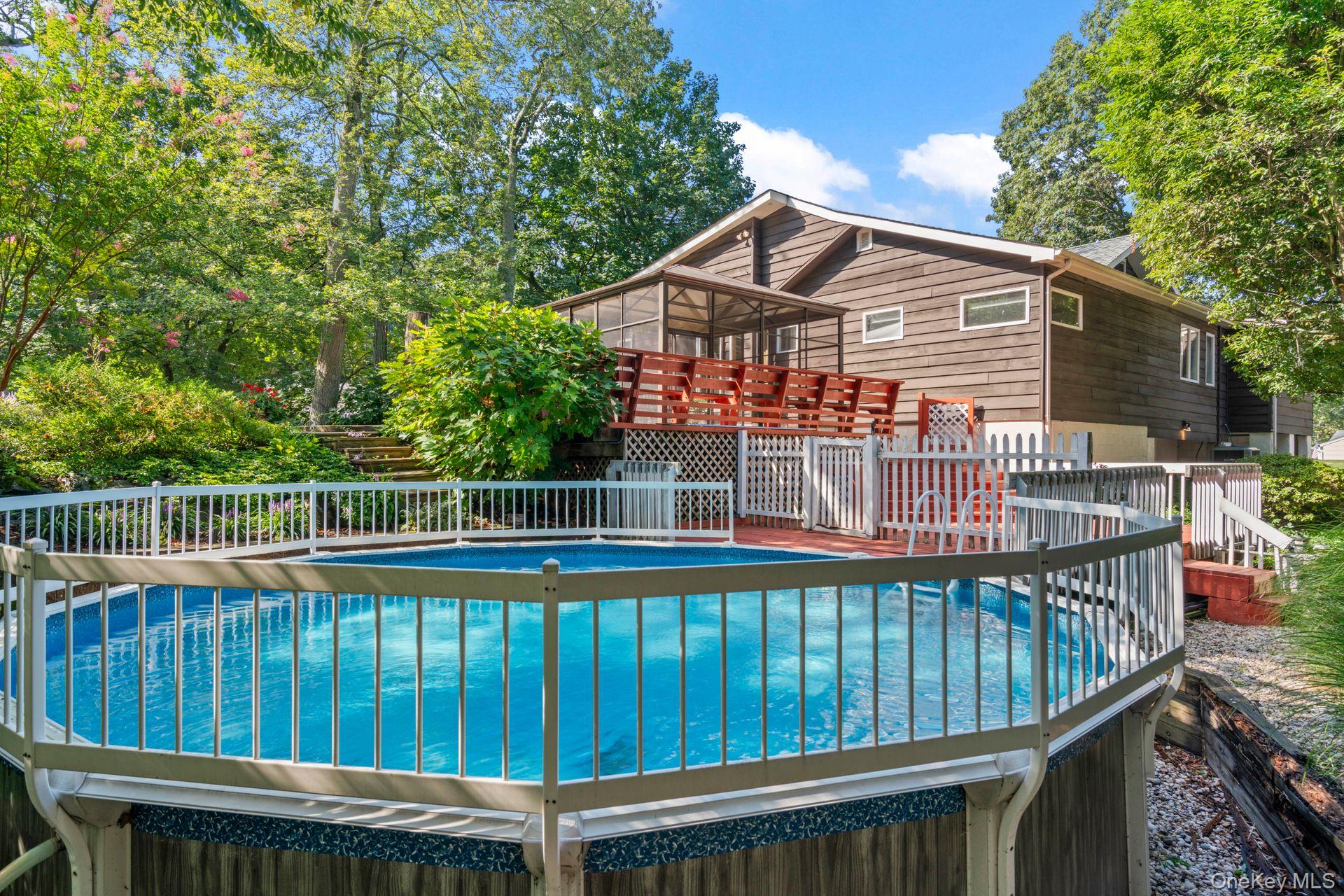 East Northport, New York, 11731, United States, 3 Bedrooms Bedrooms, ,2 BathroomsBathrooms,Residential,For Sale,1942269