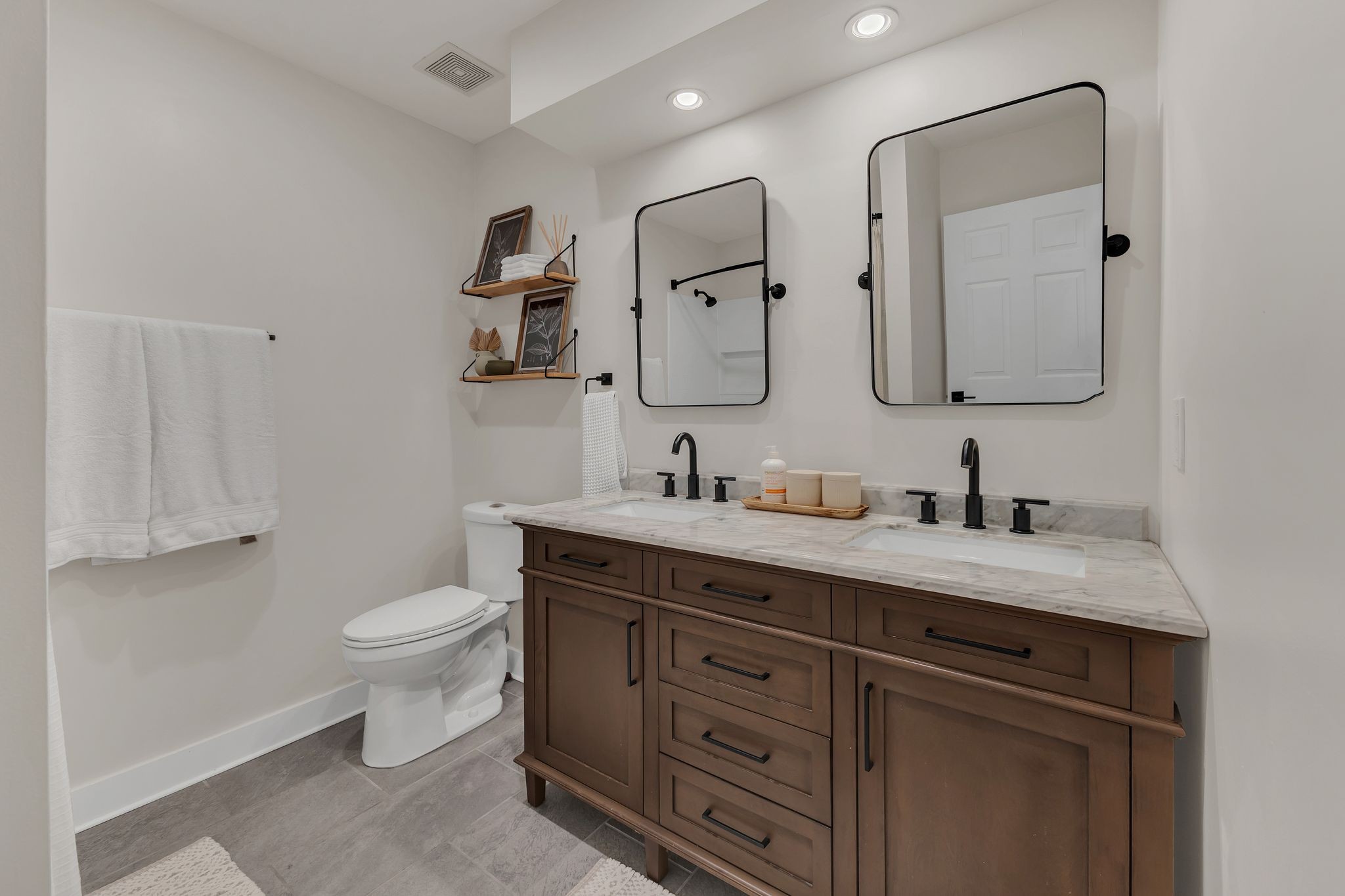 Franklin, Tennessee, 37064, United States, 3 Bedrooms Bedrooms, ,3 BathroomsBathrooms,Residential,For Sale,1874196