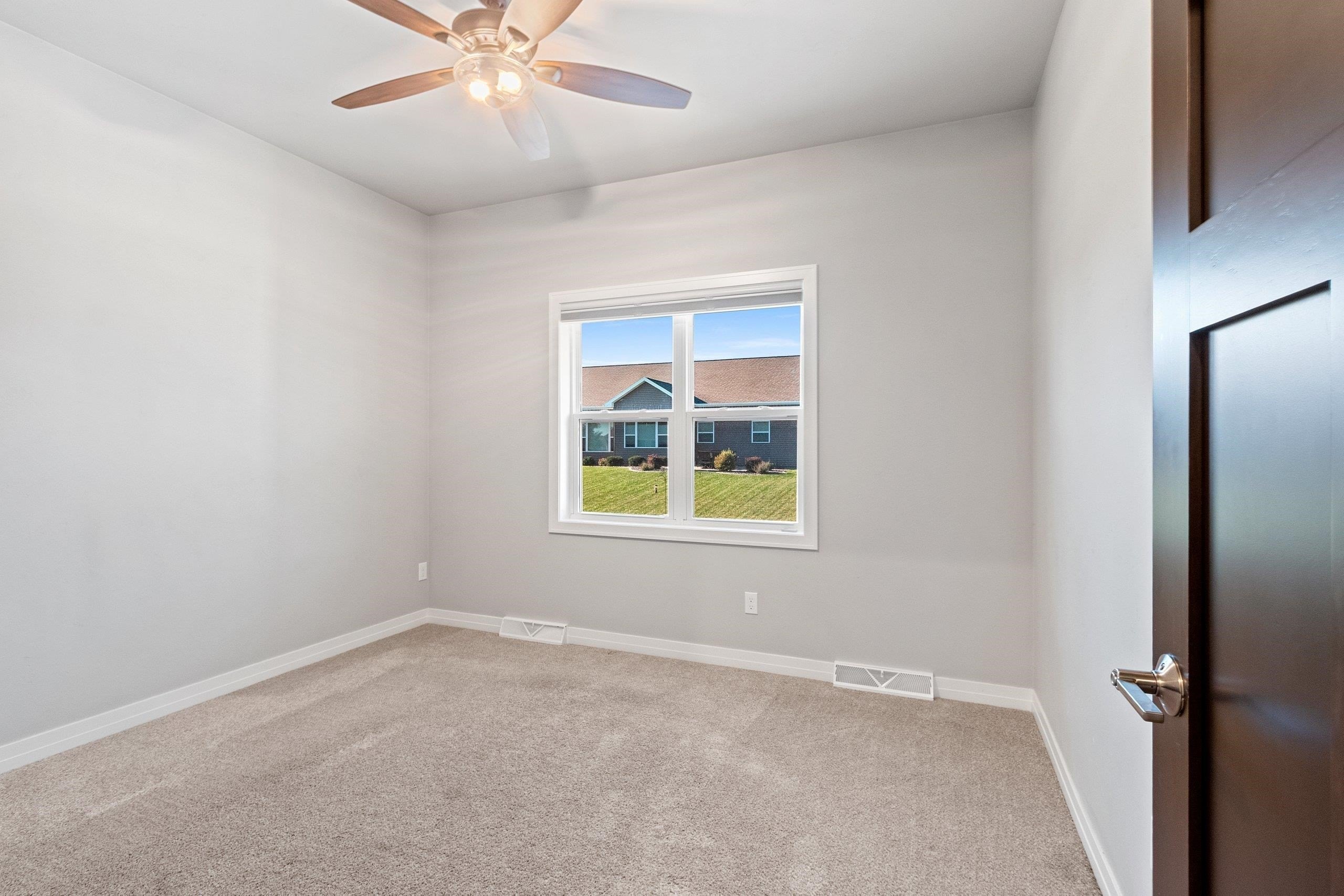 DE PERE, Wisconsin, 54115, United States, 4 Bedrooms Bedrooms, ,4 BathroomsBathrooms,Residential,For Sale,1982498