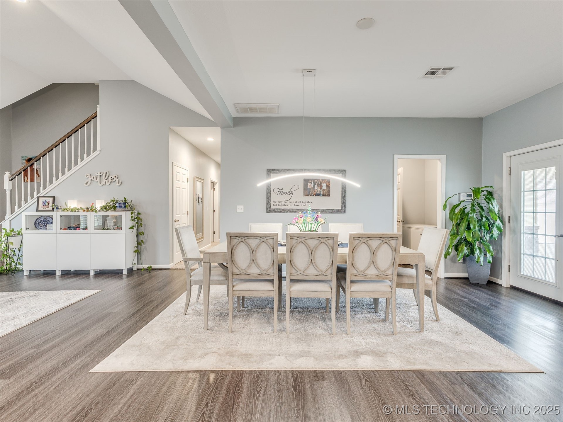 Mounds, Oklahoma, 74047, United States, 4 Bedrooms Bedrooms, ,4 BathroomsBathrooms,Residential,For Sale,1985246