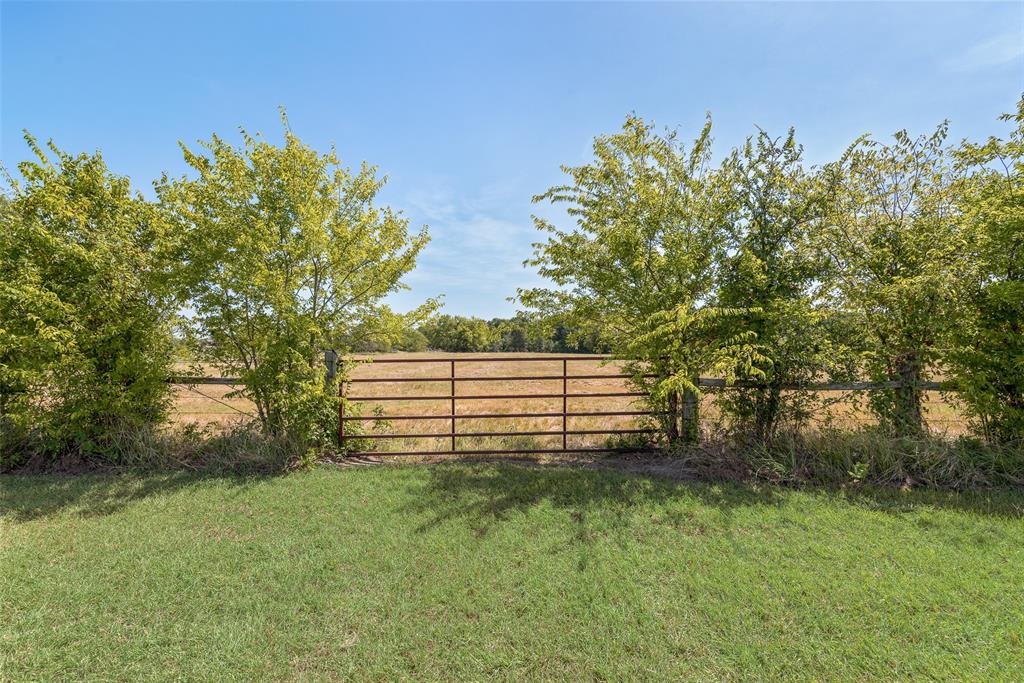 Kaufman, Texas, 75142, United States, 5 Bedrooms Bedrooms, ,3 BathroomsBathrooms,Residential,For Sale,1901680