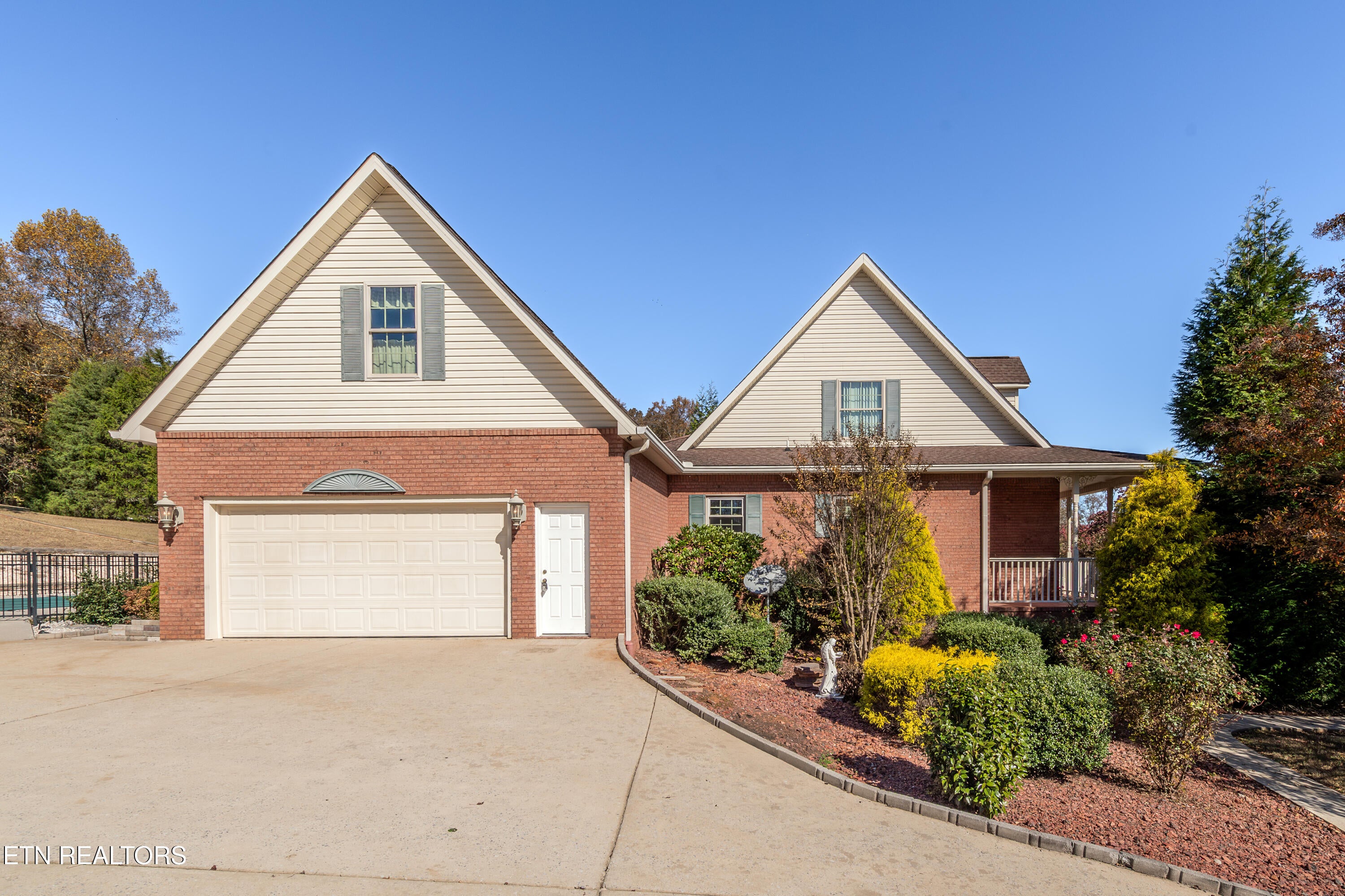 Harriman, Tennessee, 37748, United States, 3 Bedrooms Bedrooms, ,4 BathroomsBathrooms,Residential,For Sale,1989060