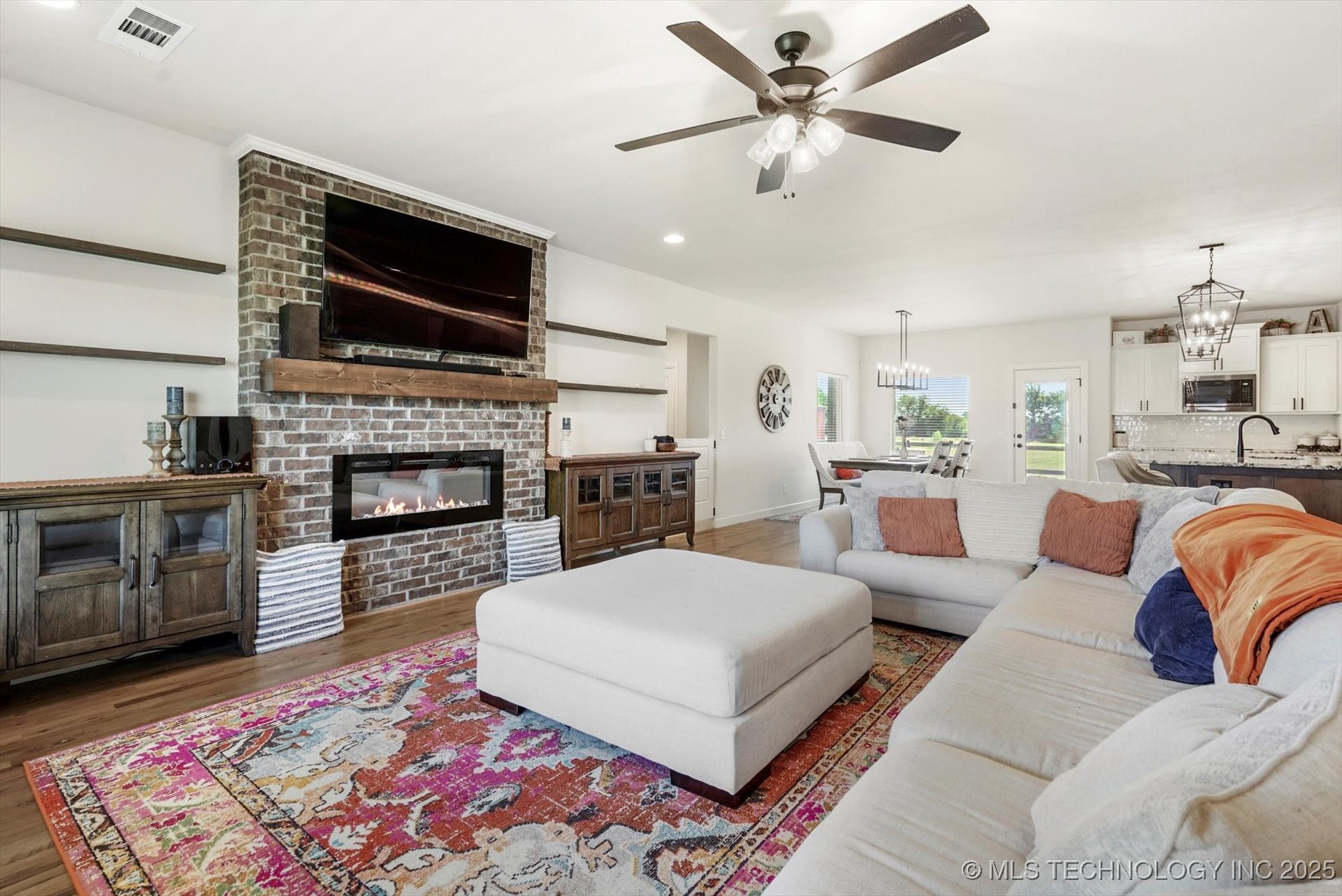 Broken Arrow, Oklahoma, 74014, United States, 4 Bedrooms Bedrooms, ,3 BathroomsBathrooms,Residential,For Sale,1885345