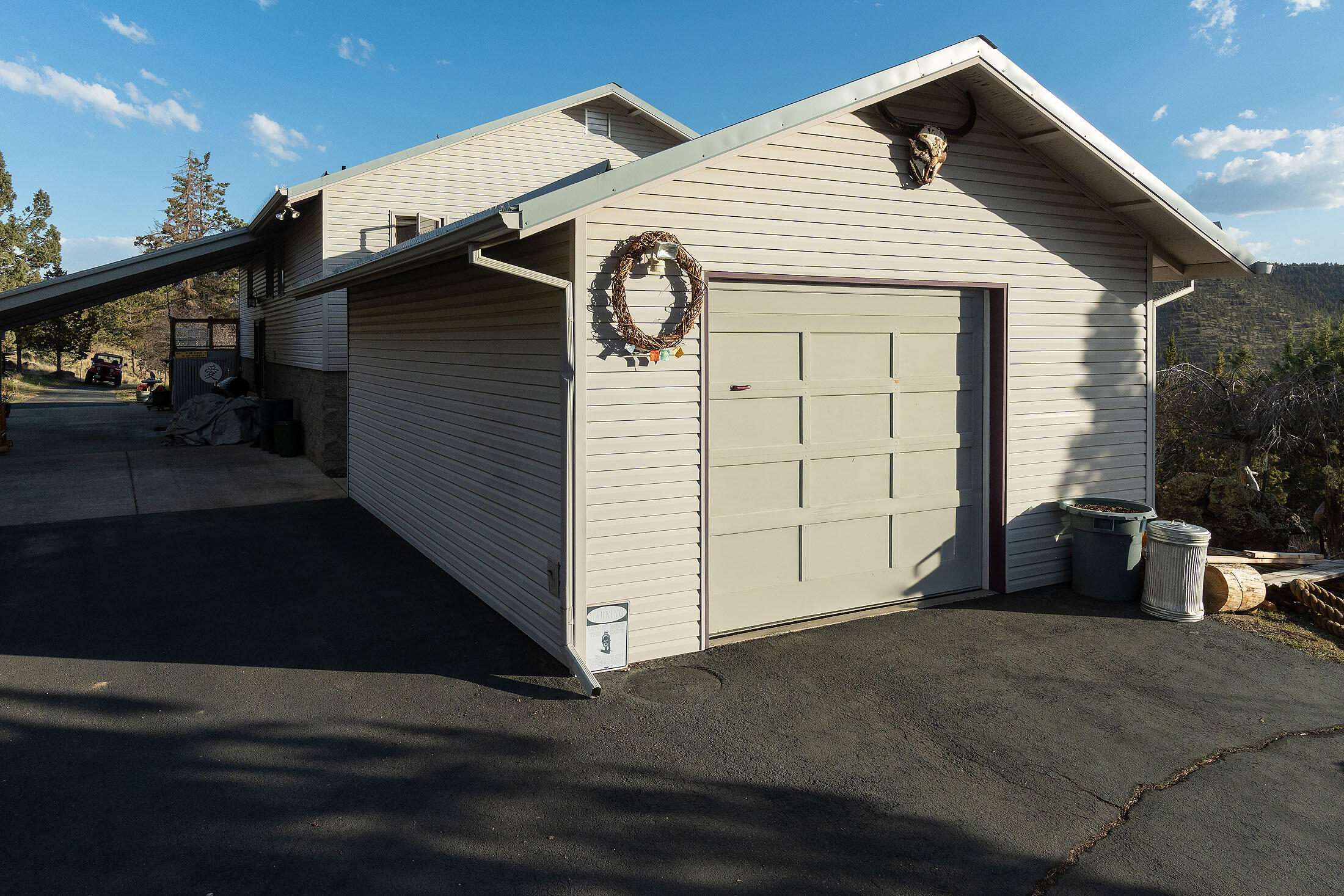 Prineville, Oregon, 97754, United States, 3 Bedrooms Bedrooms, ,3 BathroomsBathrooms,Residential,For Sale,1847629