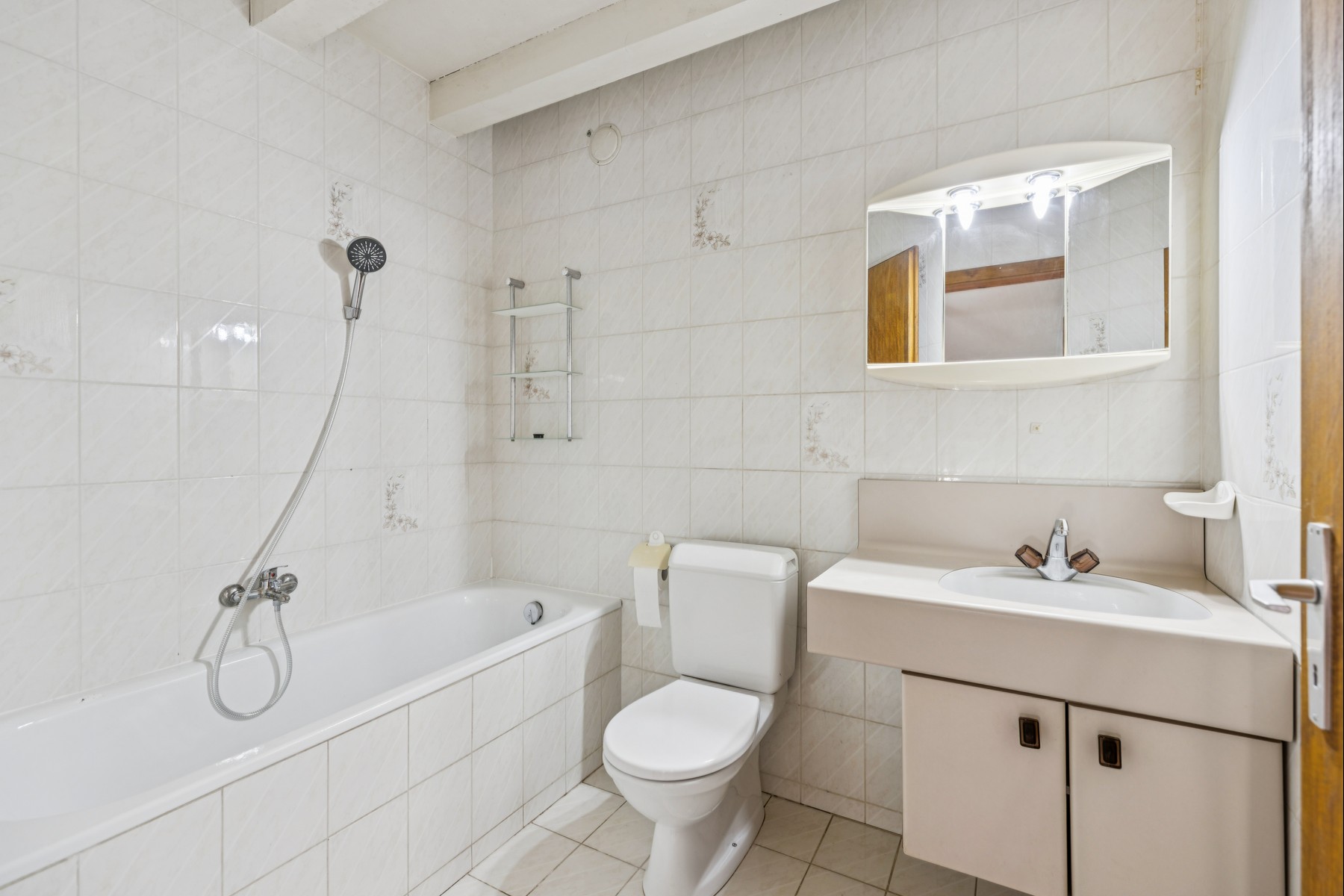  6.5-room village house – Great potential for renovation – La Chaux - 物件實景