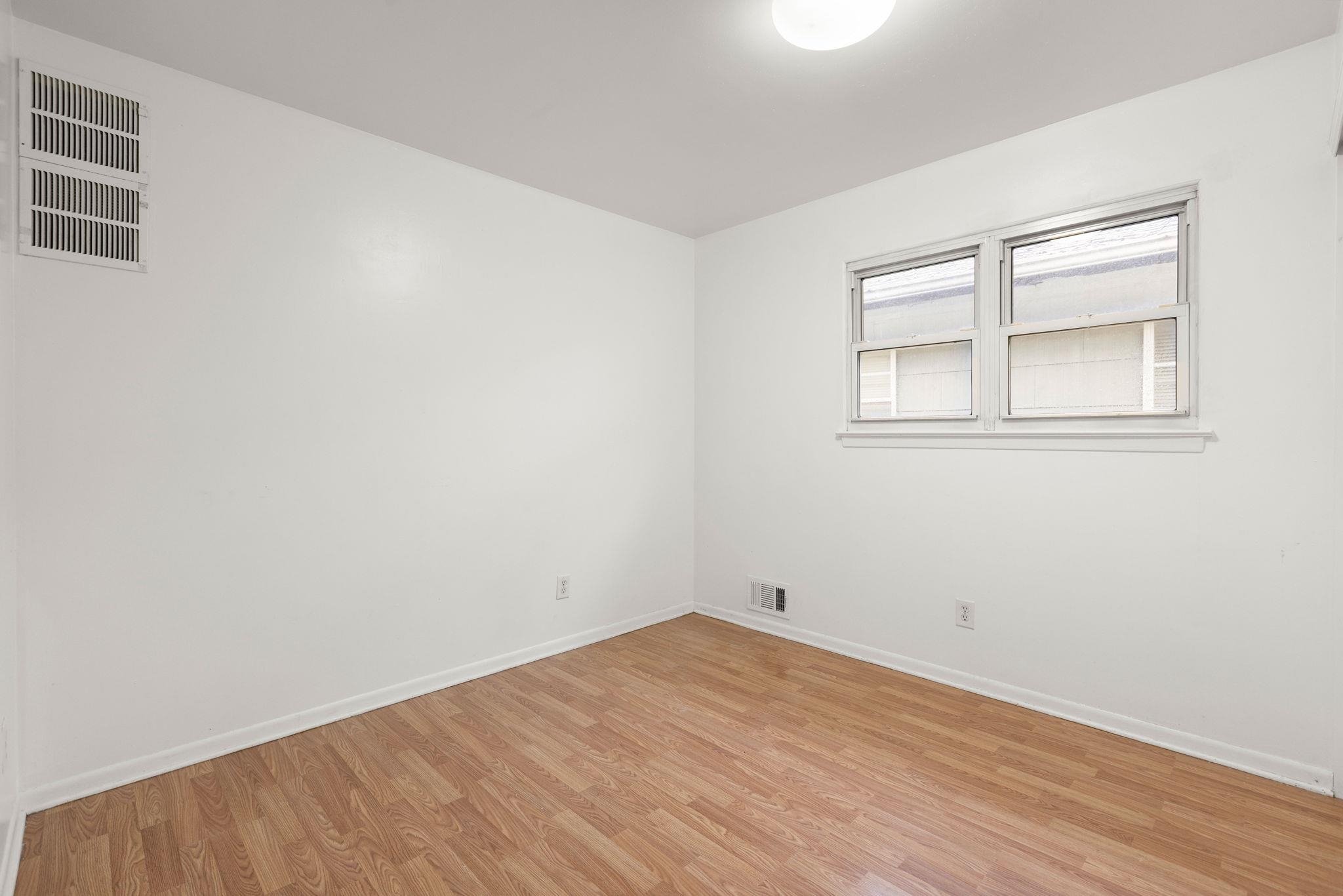 Harrison, New Jersey, 07029, United States, 6 Bedrooms Bedrooms, ,2 BathroomsBathrooms,Residential,For Sale,1991185