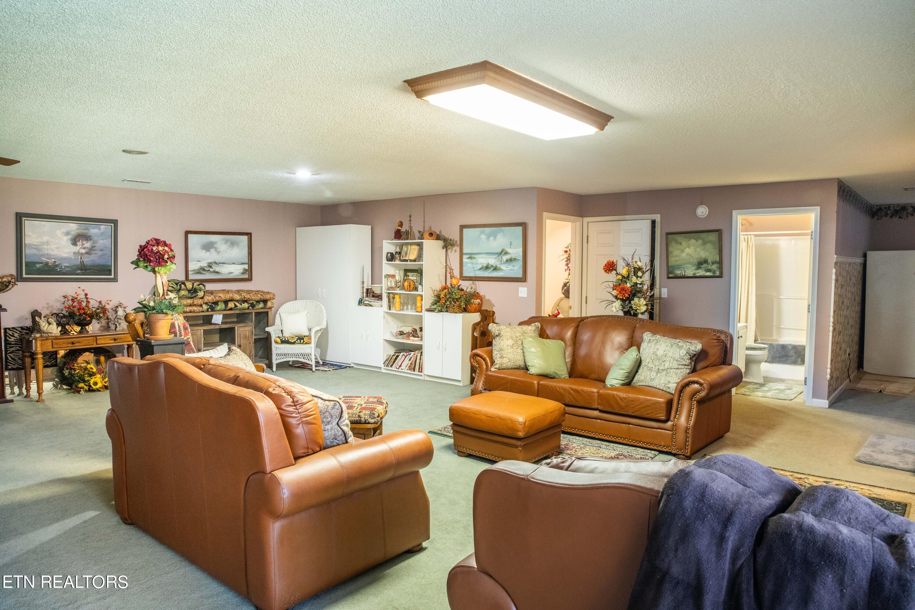 New Tazewell, Tennessee, 37825, United States, 5 Bedrooms Bedrooms, ,4 BathroomsBathrooms,Residential,For Sale,1795344