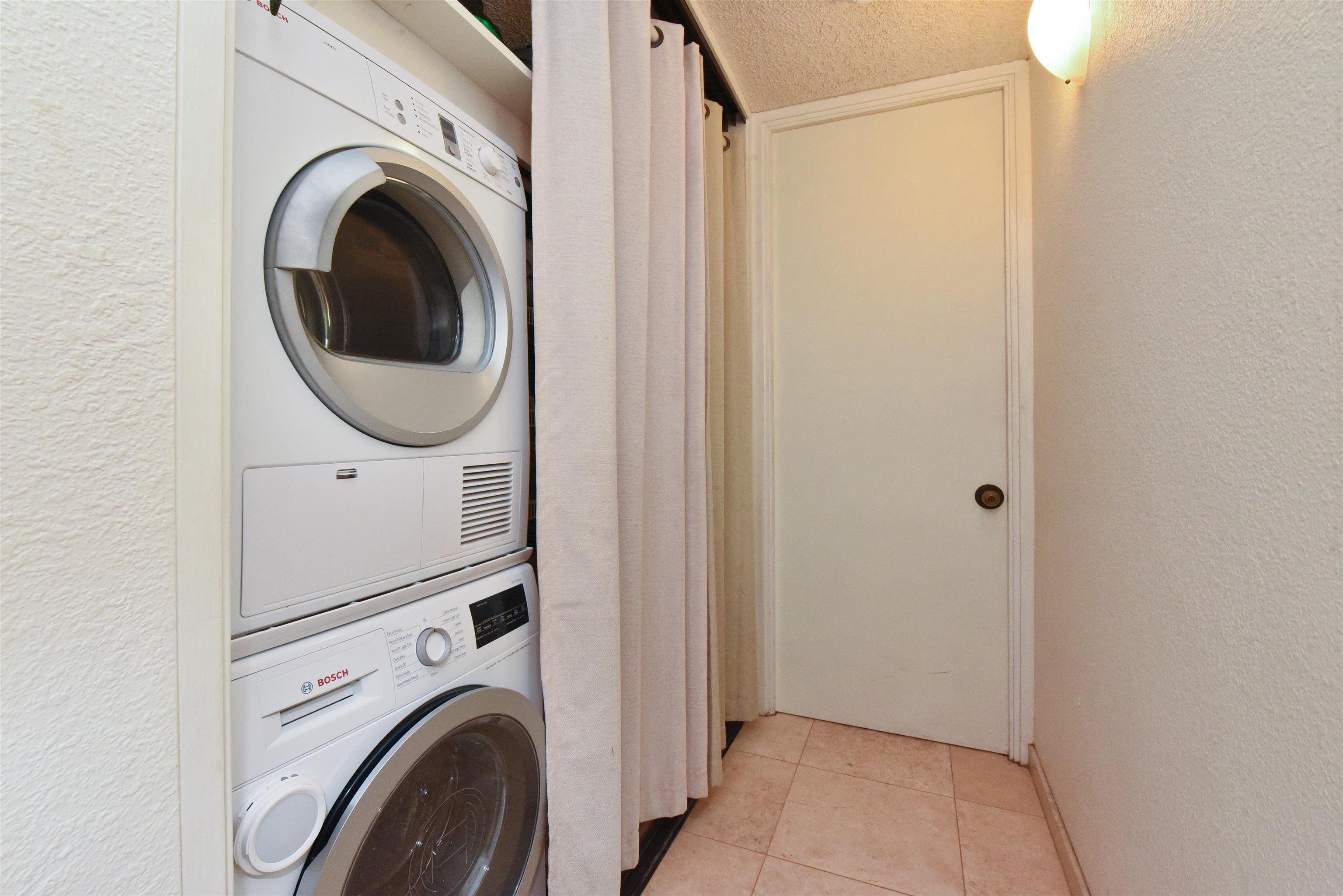 Wailuku, Hawaii, 96793, United States, 1 Bedroom Bedrooms, ,1 BathroomBathrooms,Residential,For Sale,1990319