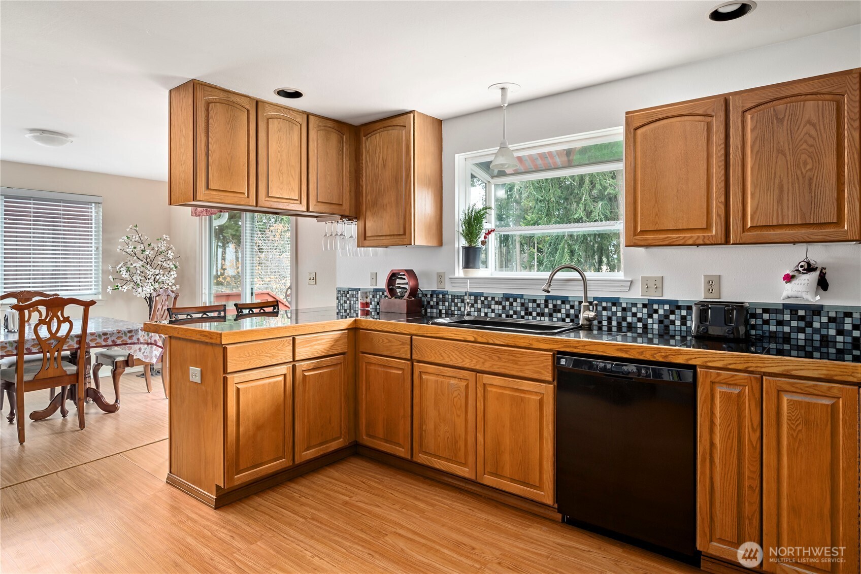 Oak Harbor, Washington, 98277, United States, 5 Bedrooms Bedrooms, ,2 BathroomsBathrooms,Residential,For Sale,2000673