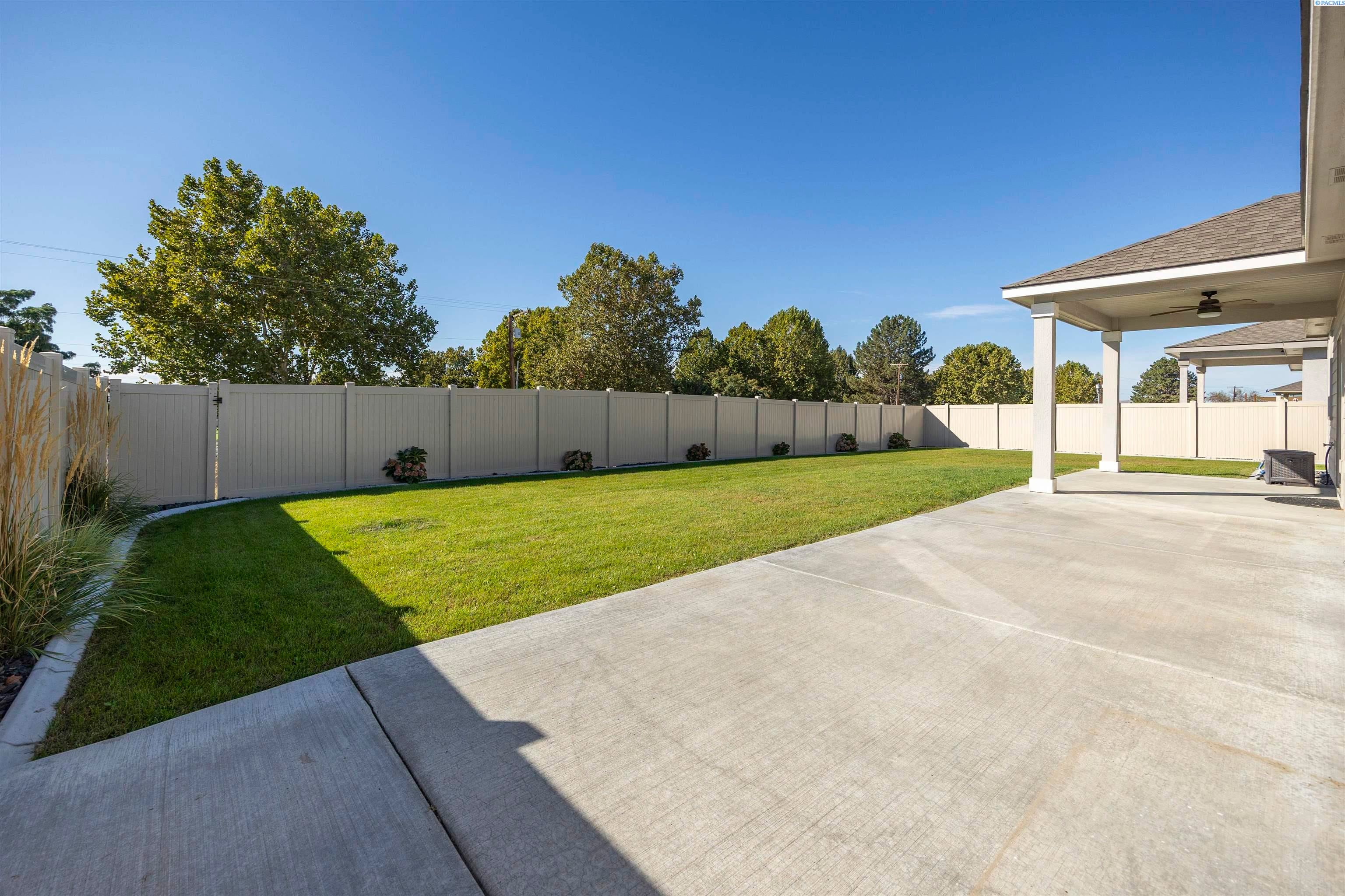 Pasco, Washington, 99301, United States, 4 Bedrooms Bedrooms, ,2 BathroomsBathrooms,Residential,For Sale,1978542