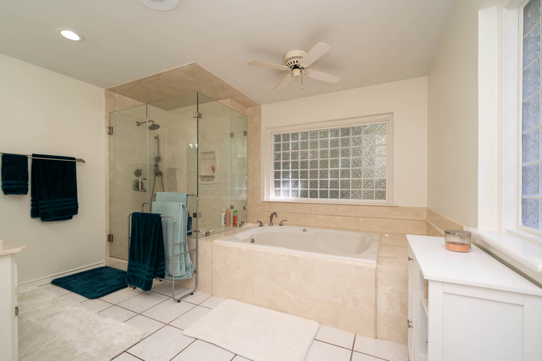Rusk, Texas, 75785, United States, 4 Bedrooms Bedrooms, ,4 BathroomsBathrooms,Residential,For Sale,1930164