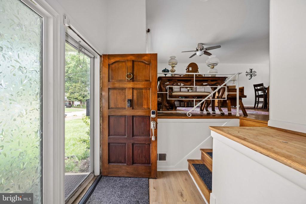 Alexandria, Virginia, 22308, United States, 4 Bedrooms Bedrooms, ,3 BathroomsBathrooms,Residential,For Sale,1921222