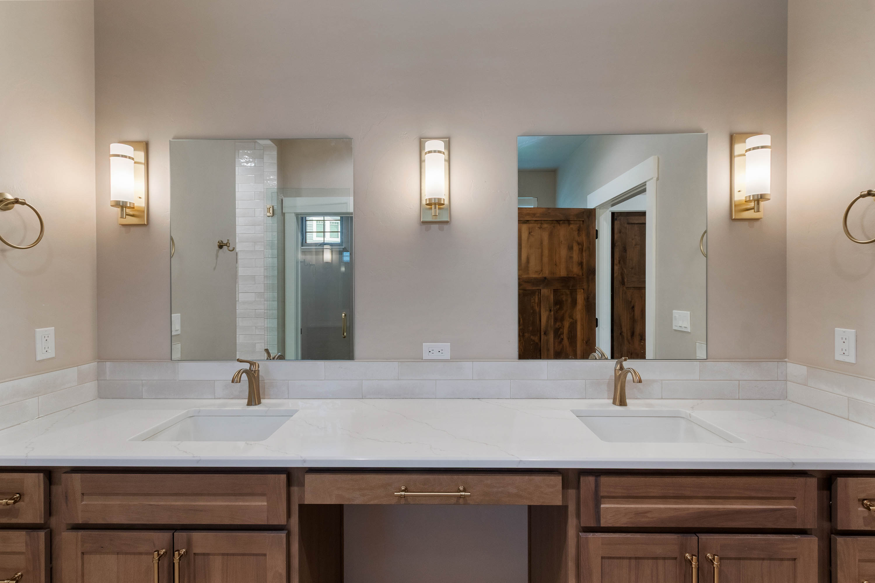 Dover, Idaho, 83825, United States, 3 Bedrooms Bedrooms, ,2 BathroomsBathrooms,Residential,For Sale,2032287