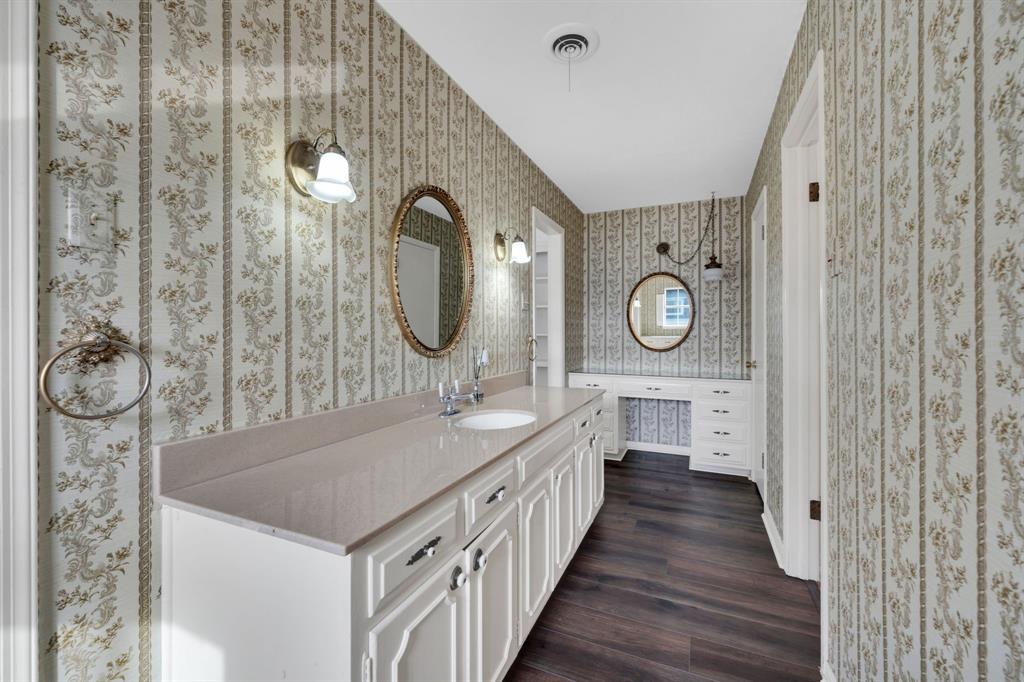 Burleson, Texas, 76028, United States, 4 Bedrooms Bedrooms, ,3 BathroomsBathrooms,Residential,For Sale,1981245