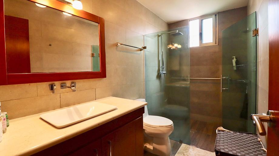 Morelia, Michoacán de Ocampo, 58270, Mexico, 5 Bedrooms Bedrooms, ,4 BathroomsBathrooms,Residential,For Sale,1918215