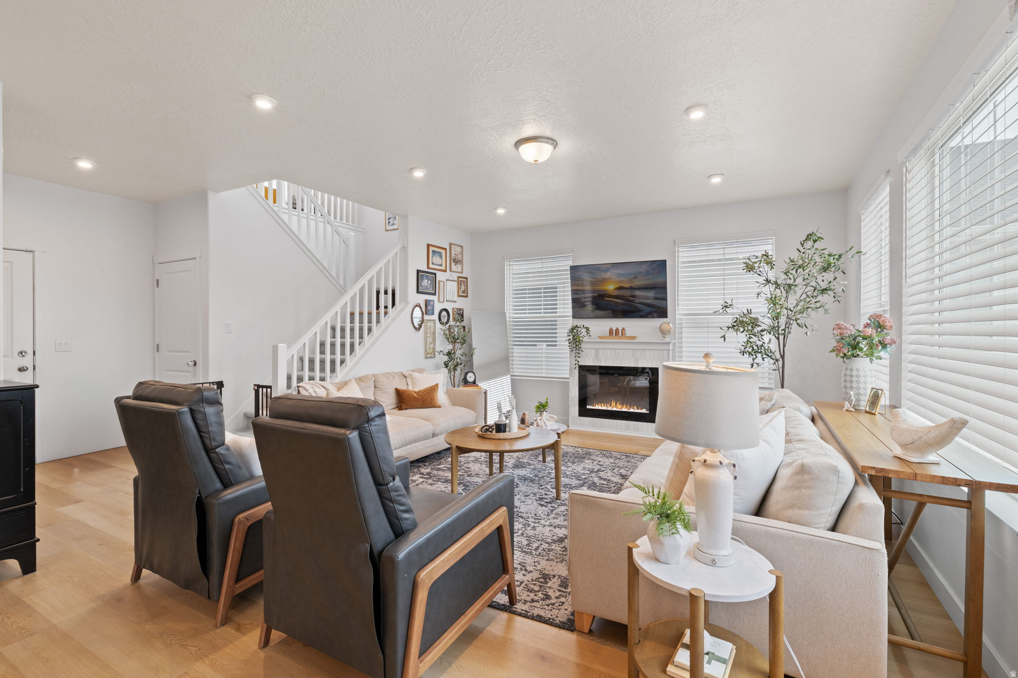 West Jordan, Utah, 84081, United States, 4 Bedrooms Bedrooms, ,3 BathroomsBathrooms,Residential,For Sale,2001617