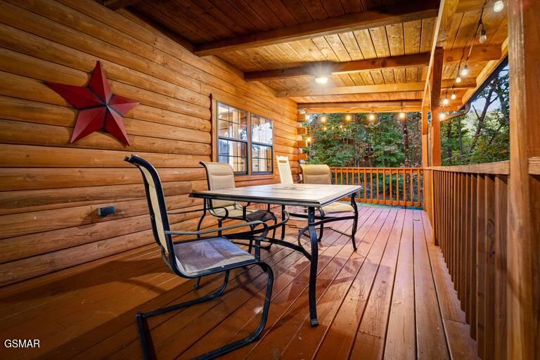 Sevierville, Tennessee, 37876, United States, 2 Bedrooms Bedrooms, ,4 BathroomsBathrooms,Residential,For Sale,2019046