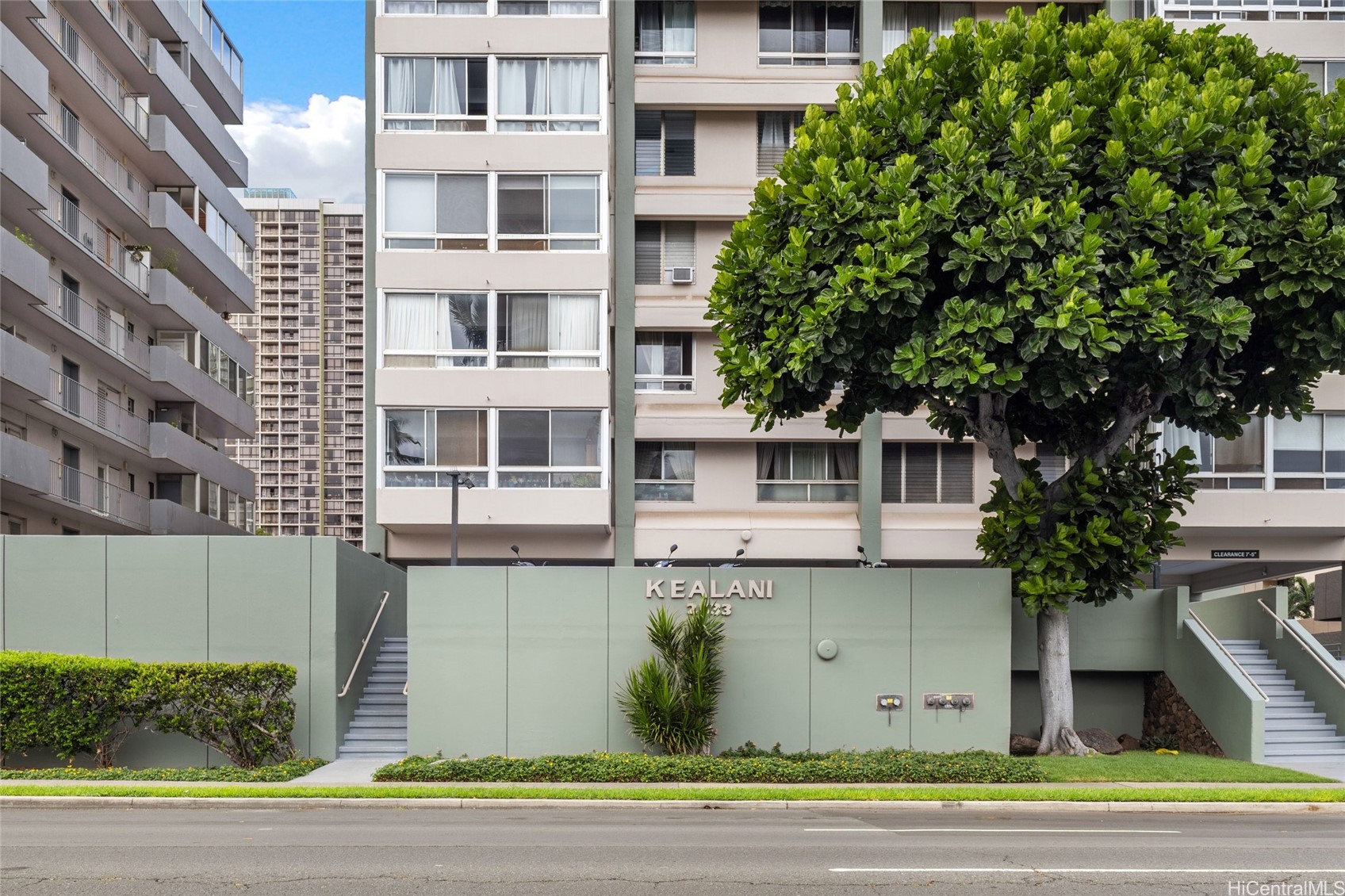 Honolulu, Hawaii, 96815, United States, 2 Bedrooms Bedrooms, ,2 BathroomsBathrooms,Residential,For Sale,1926307