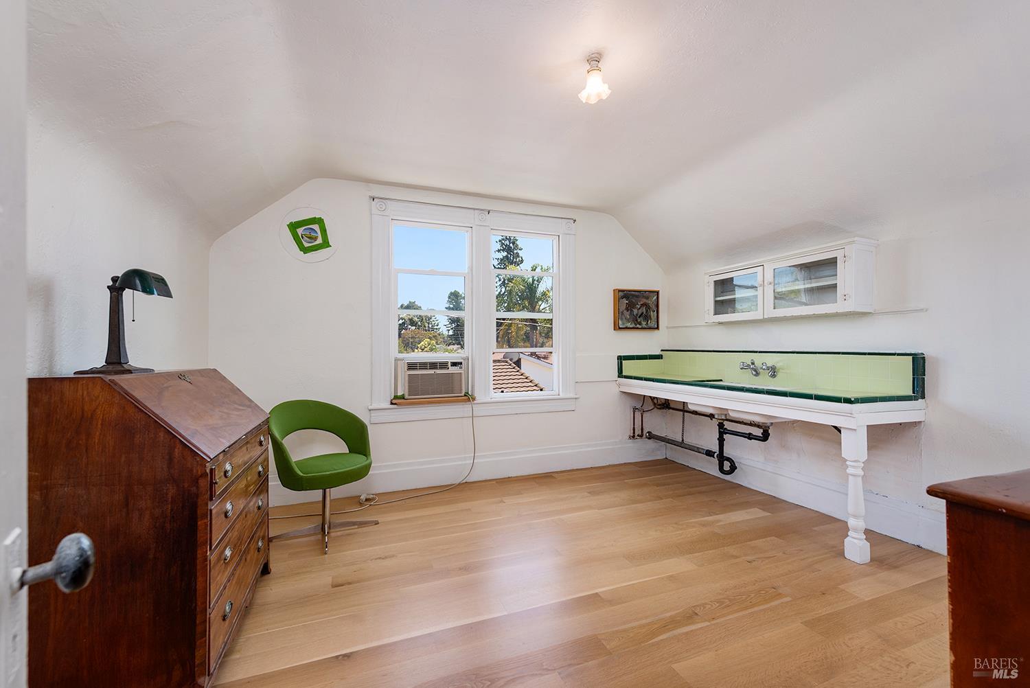 Santa Rosa, California, 95404, United States, 3 Bedrooms Bedrooms, ,3 BathroomsBathrooms,Residential,For Sale,1928881