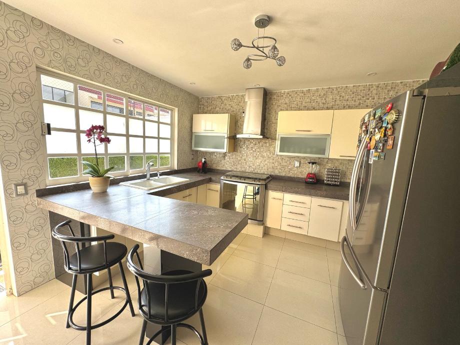 Metepec, Estado de México, 52148, Mexico, 4 Bedrooms Bedrooms, ,3 BathroomsBathrooms,Residential,For Sale,1721519