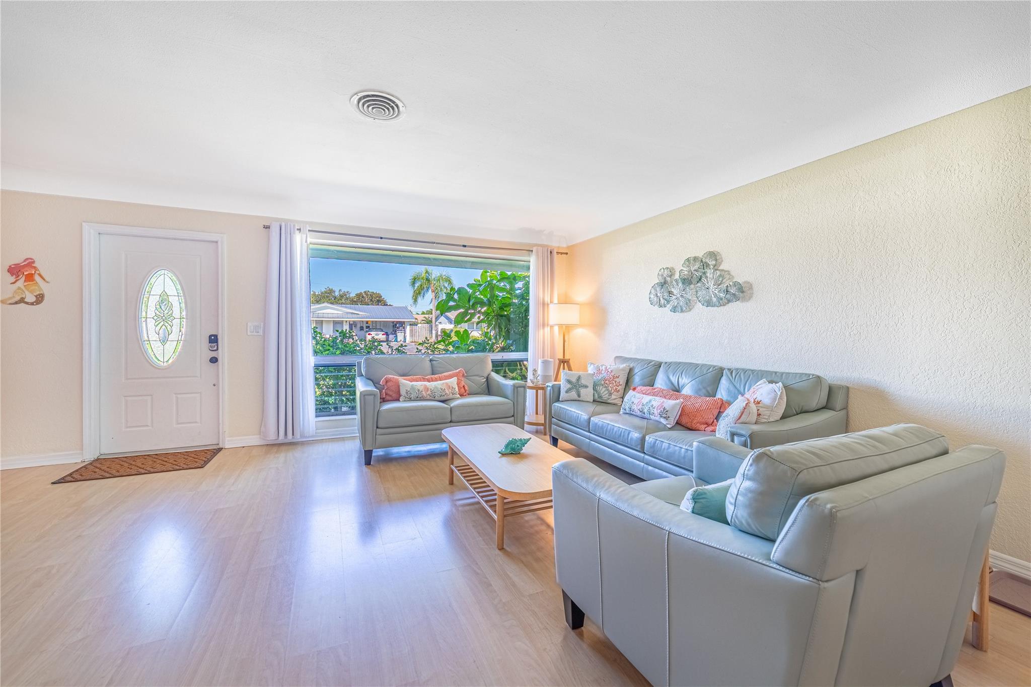 Pompano Beach, Florida, 33062, United States, 2 Bedrooms Bedrooms, ,2 BathroomsBathrooms,Residential,For Sale,1978458