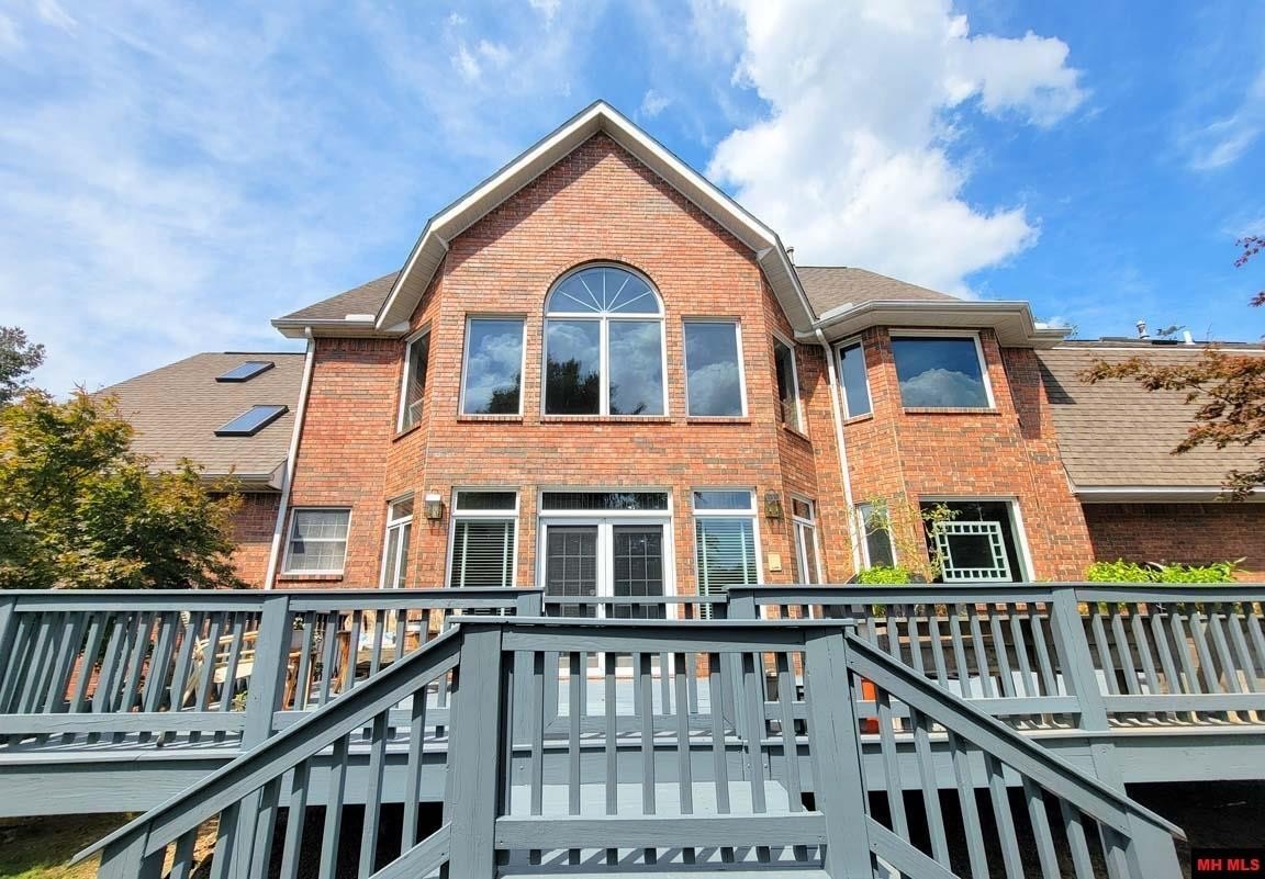 Mountain Home, Arkansas, 72653, United States, 4 Bedrooms Bedrooms, ,5 BathroomsBathrooms,Residential,For Sale,2018270