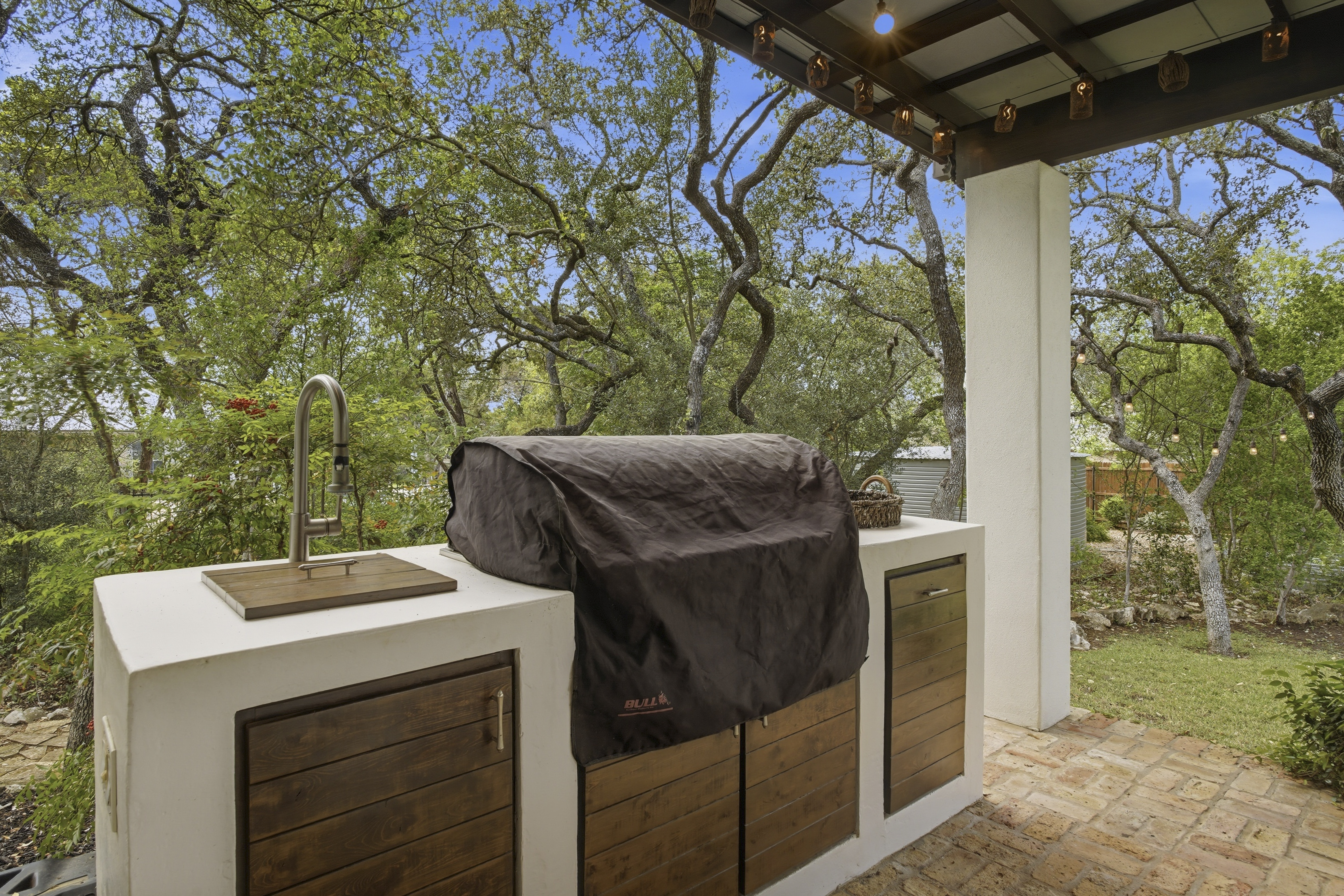  Custom-Designed Home on a 1-Acre - 物件實景