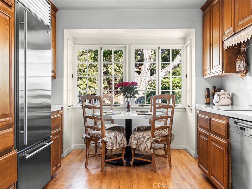 Glendale, California, 91207, United States, 4 Bedrooms Bedrooms, ,3 BathroomsBathrooms,Residential,For Sale,1910492
