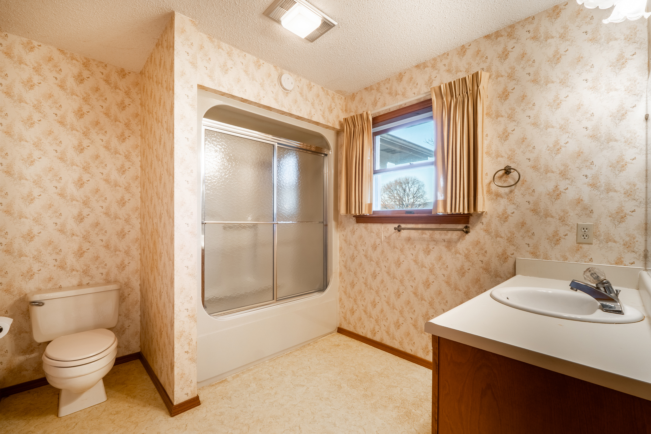 Clarksville, Arkansas, 72830, United States, 3 Bedrooms Bedrooms, ,3 BathroomsBathrooms,Residential,For Sale,2010722