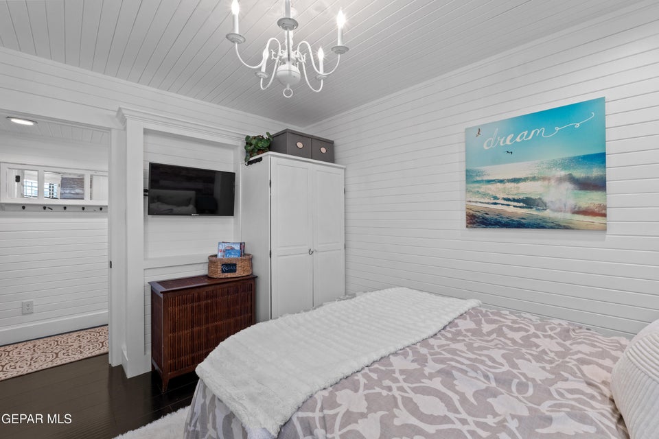 El Paso, Texas, 79936, United States, 5 Bedrooms Bedrooms, ,5 BathroomsBathrooms,Residential,For Sale,1980417