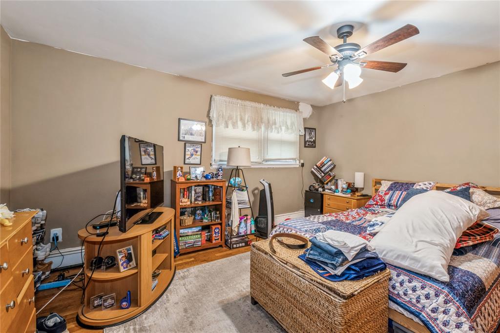 Elmont, New York, 11003, United States, 5 Bedrooms Bedrooms, ,2 BathroomsBathrooms,Residential,For Sale,1928943