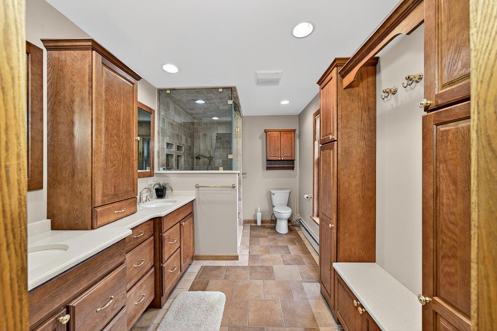 Athens, Pennsylvania, 18840, United States, 3 Bedrooms Bedrooms, ,3 BathroomsBathrooms,Residential,For Sale,1998184