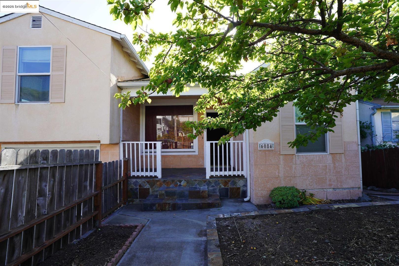 Richmond, California, 94805, United States, 5 Bedrooms Bedrooms, ,2 BathroomsBathrooms,Residential,For Sale,1895644