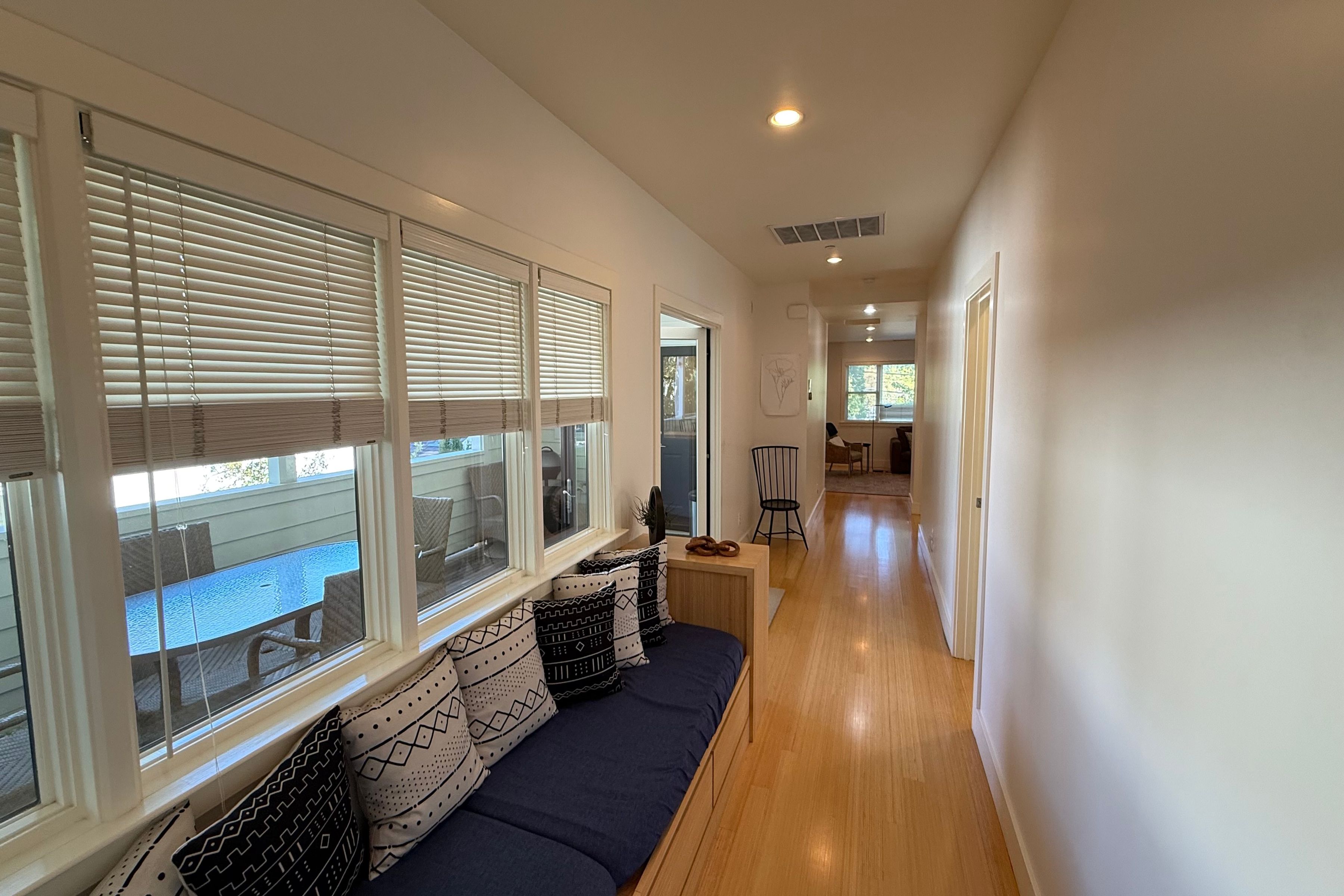  151-155 East Napa Street - 物件實景
