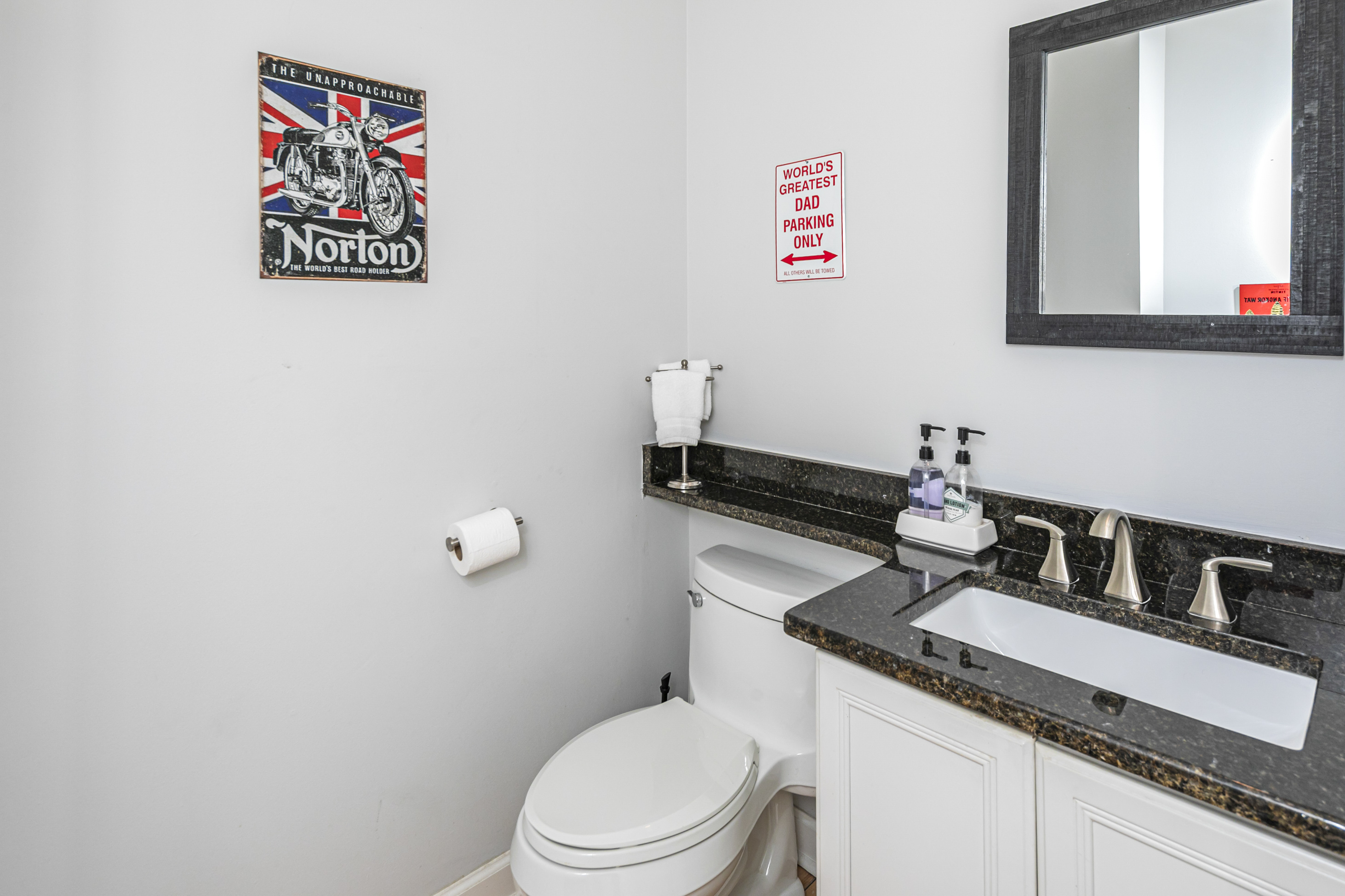  Largest End-Unit in Washington Oaks with Serene Views and Upgrades Galore - 物件實景