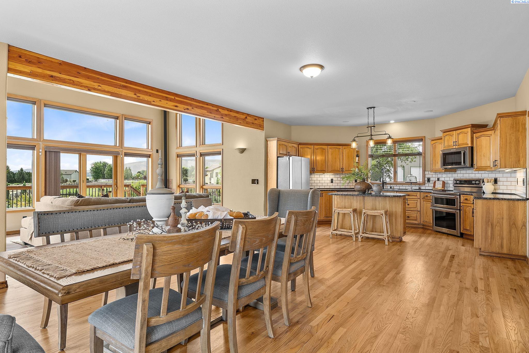 West Richland, Washington, 99353, United States, 5 Bedrooms Bedrooms, ,3 BathroomsBathrooms,Residential,For Sale,1906859