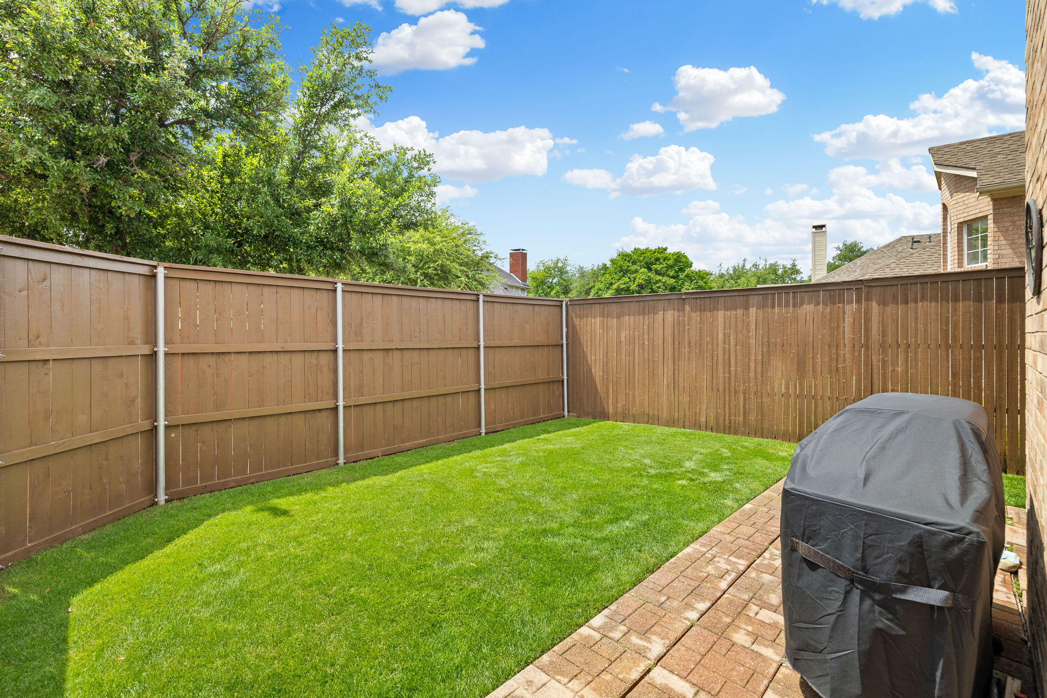  115 Saint James Road, Irving, TX, 75063 - 物件實景