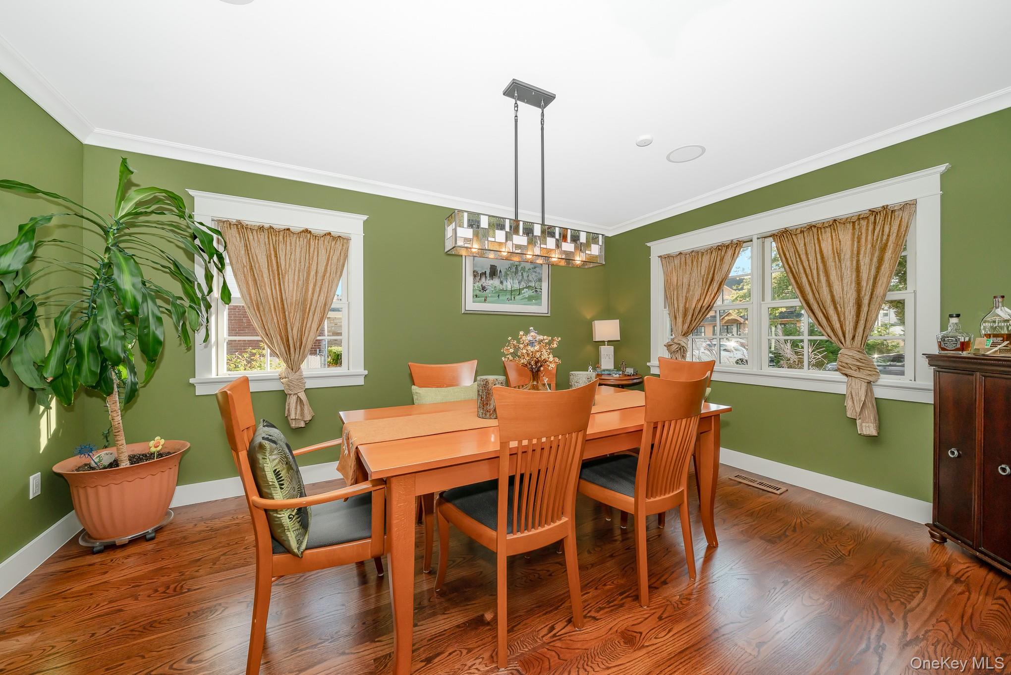 New Hyde Park, New York, 11040, United States, 4 Bedrooms Bedrooms, ,4 BathroomsBathrooms,Residential,For Sale,1976805