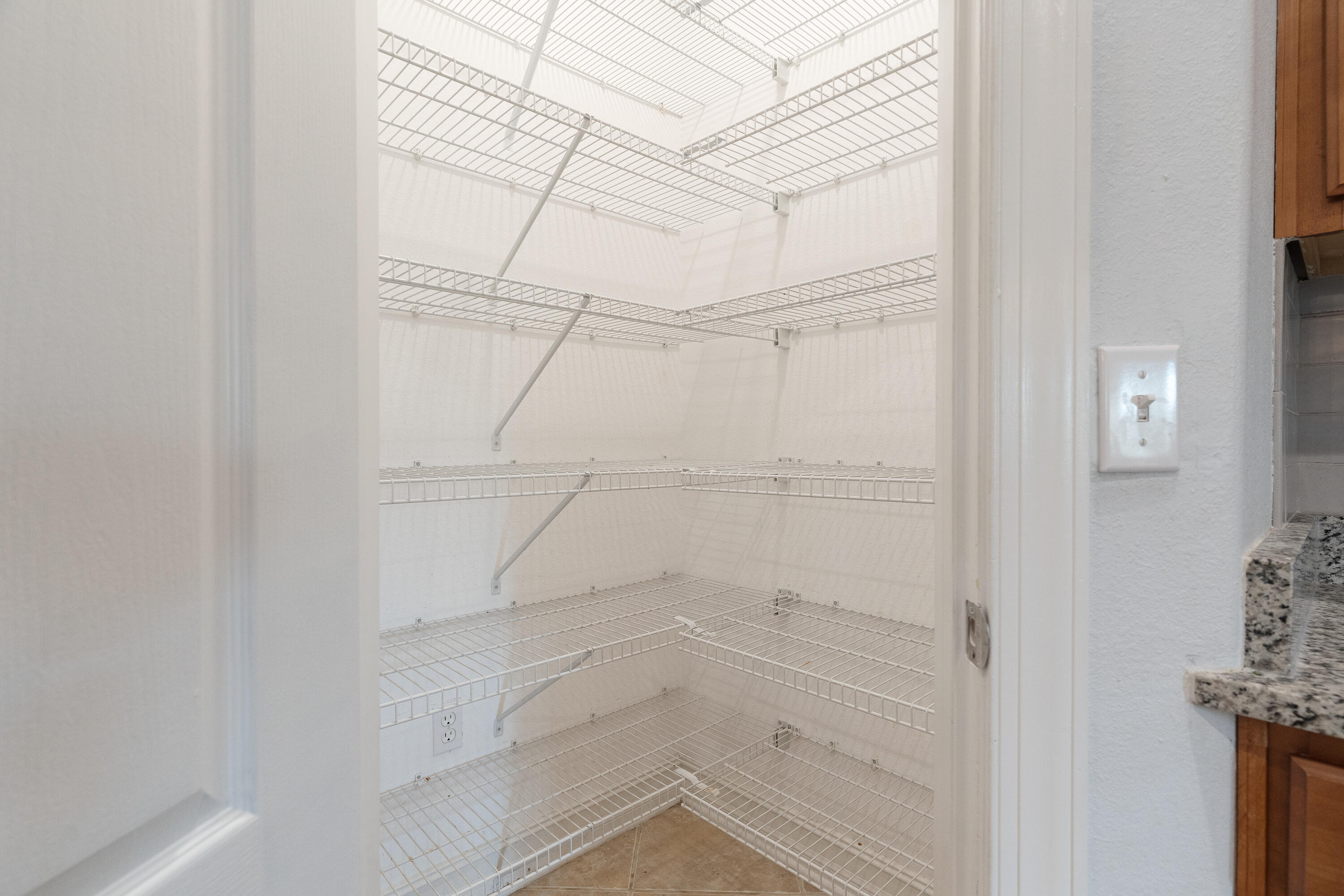 Freeport, Florida, 32439, United States, 4 Bedrooms Bedrooms, ,3 BathroomsBathrooms,Residential,For Sale,1948335