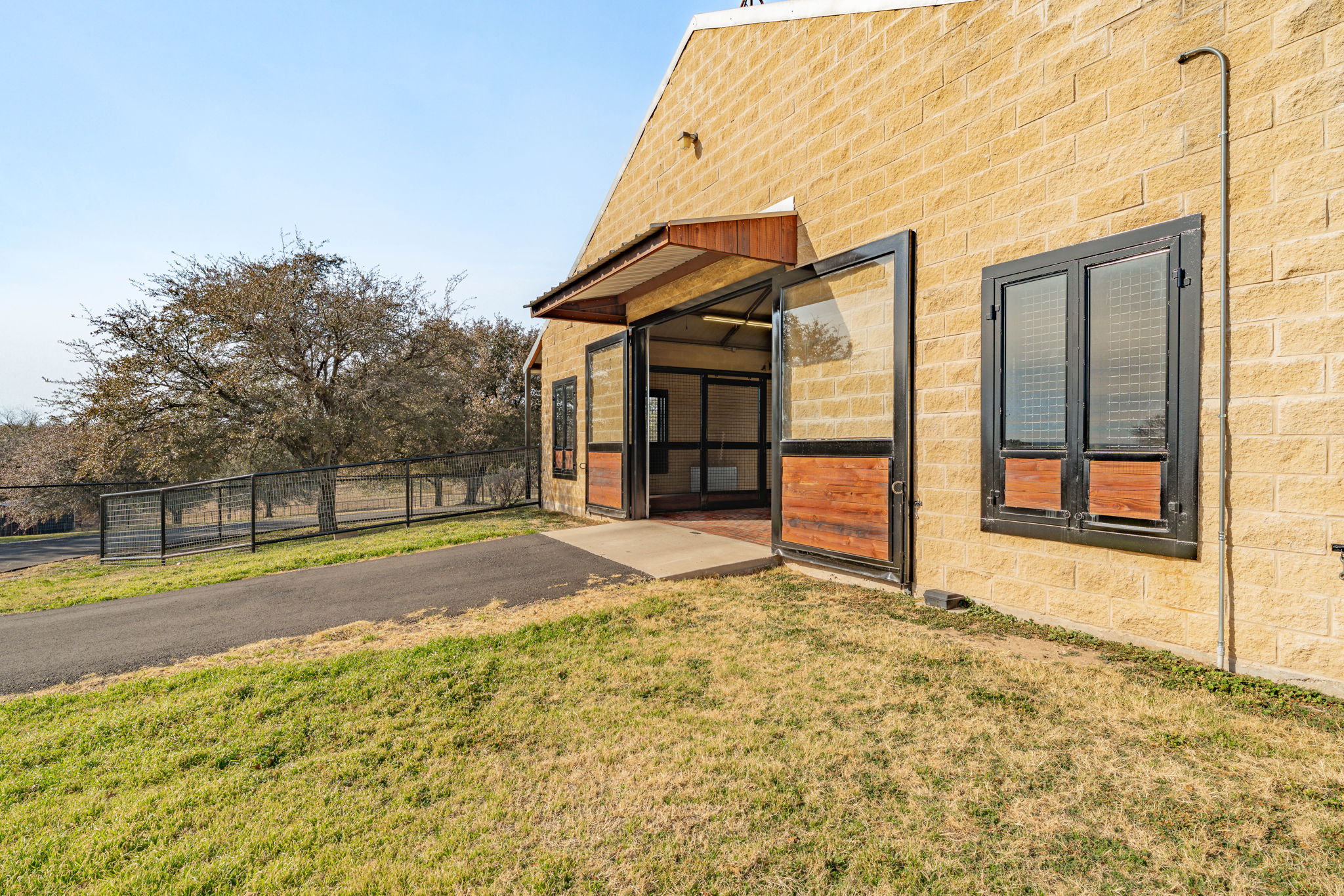  221 Silver Spur, Weatherford, TX, 76087 - 物件實景