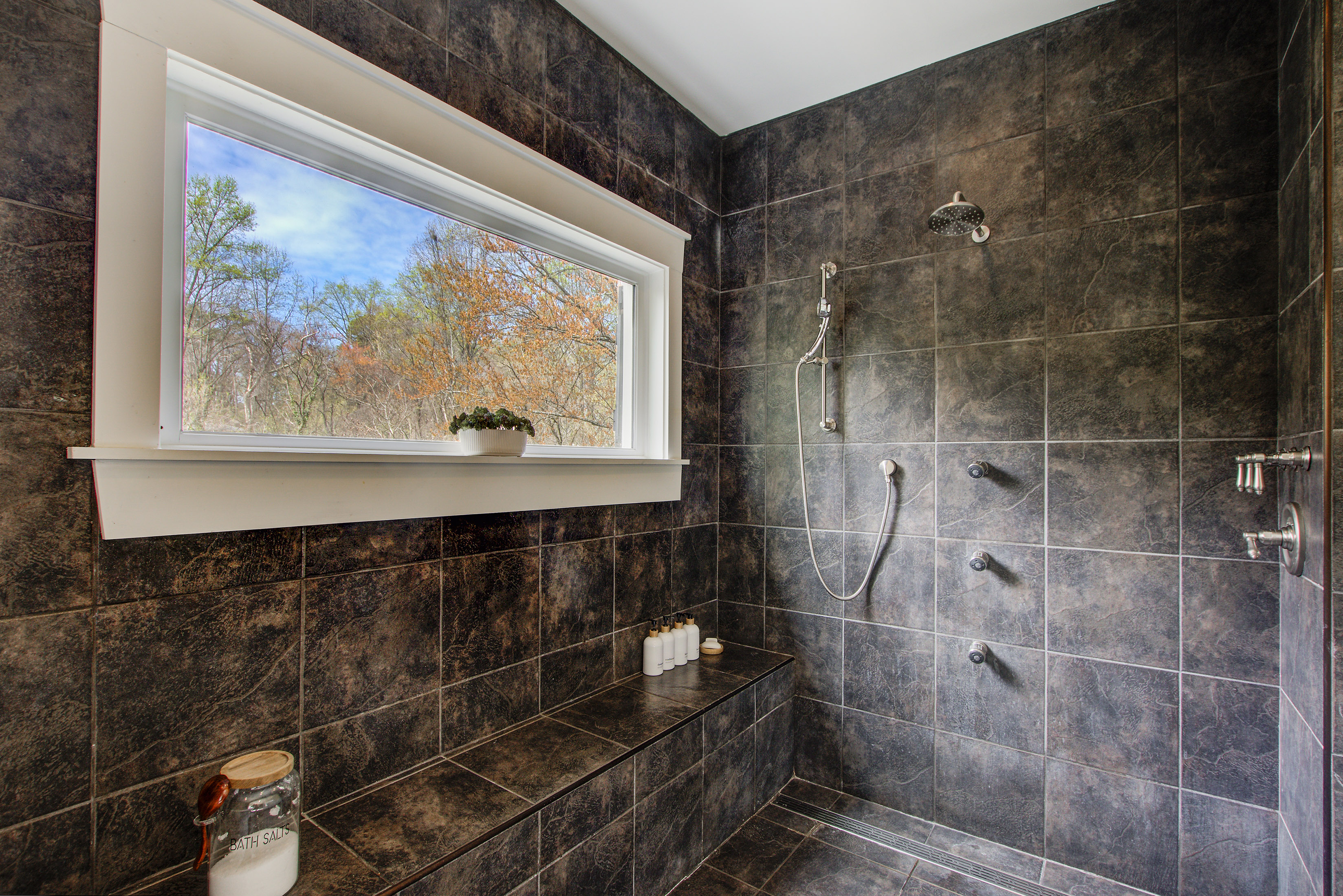  Exceptional Space and Craftsmanship in Custom Brookhaven Home - 物件實景