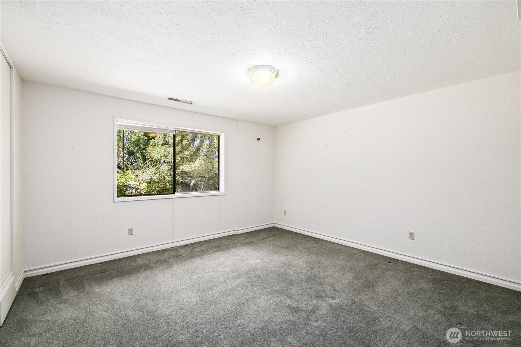 Port Angeles, Washington, 98362, United States, 6 Bedrooms Bedrooms, ,2 BathroomsBathrooms,Residential,For Sale,1791585