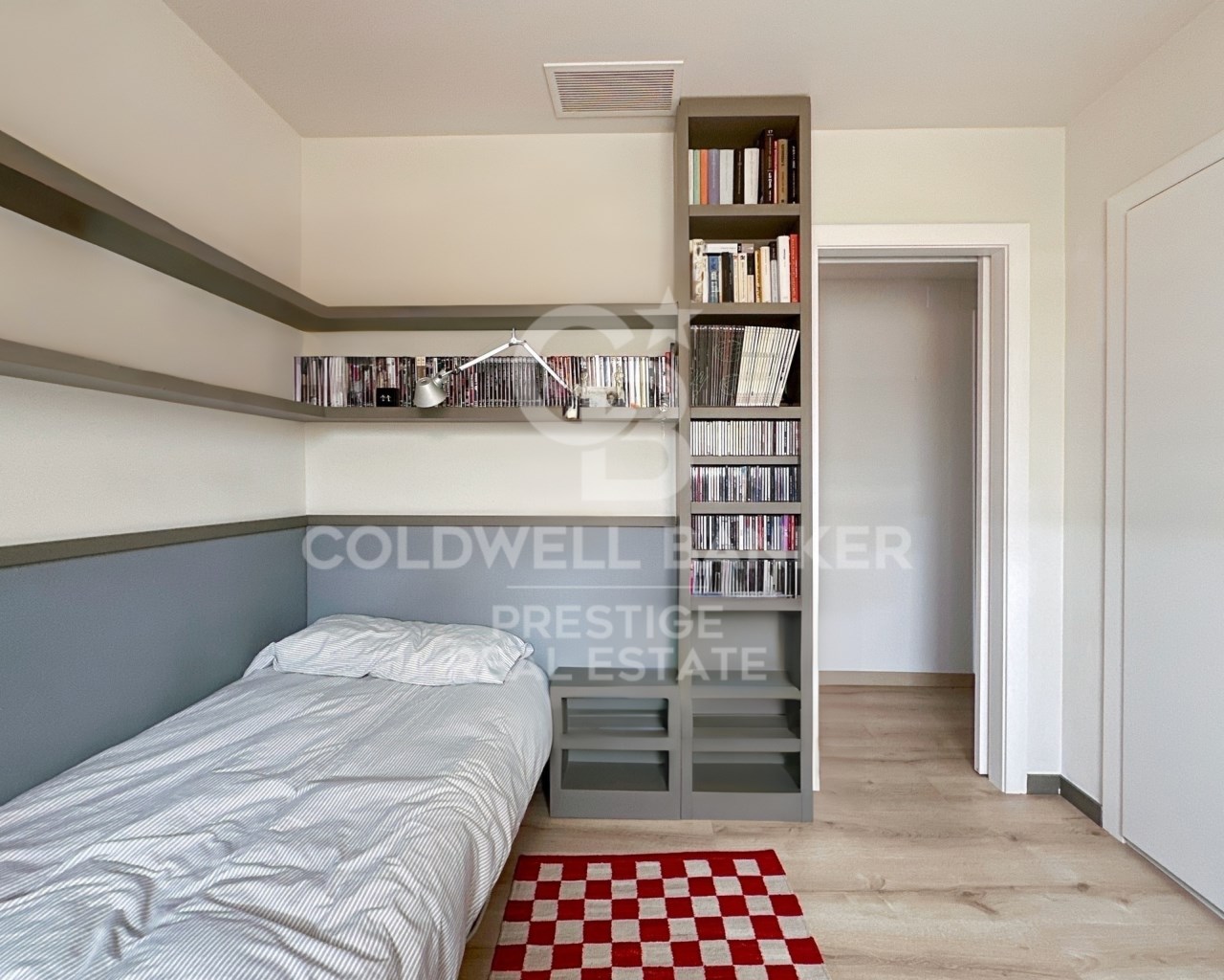 Barcelona, Catalonia, ES, 4 Bedrooms Bedrooms, ,3 BathroomsBathrooms,Residential,For Sale,1526005