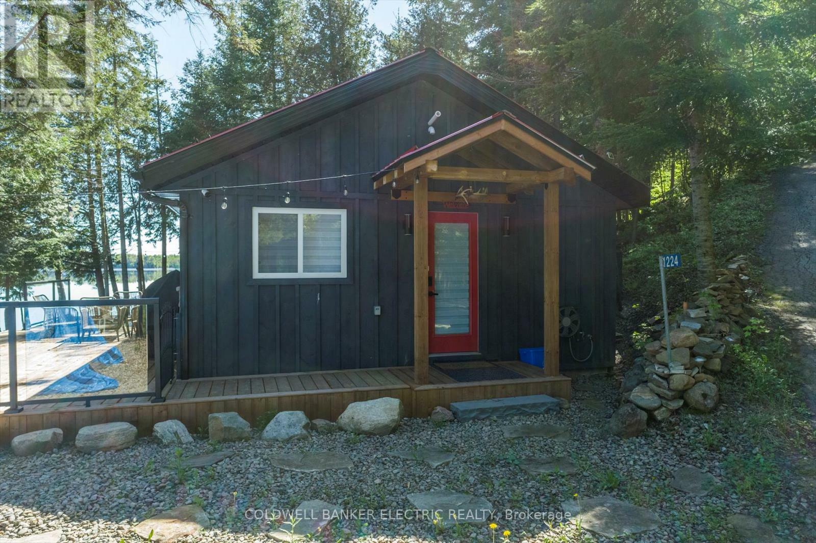 MINDEN HILLS (MINDEN), Ontario, K0M 2K0, CA, 2 Bedrooms Bedrooms, ,1 BathroomBathrooms,Residential,For Sale,1875856