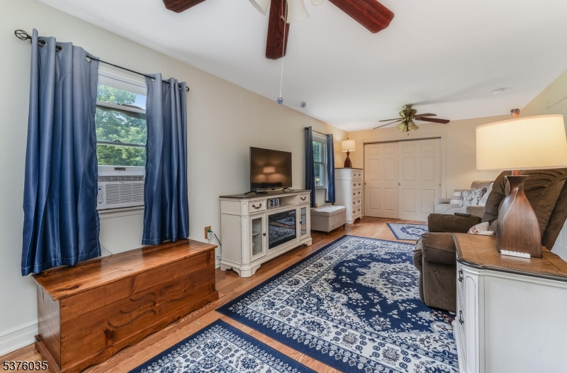 Phillipsburg Town, New Jersey, 08865, United States, 6 Bedrooms Bedrooms, ,4 BathroomsBathrooms,Residential,For Sale,1918649