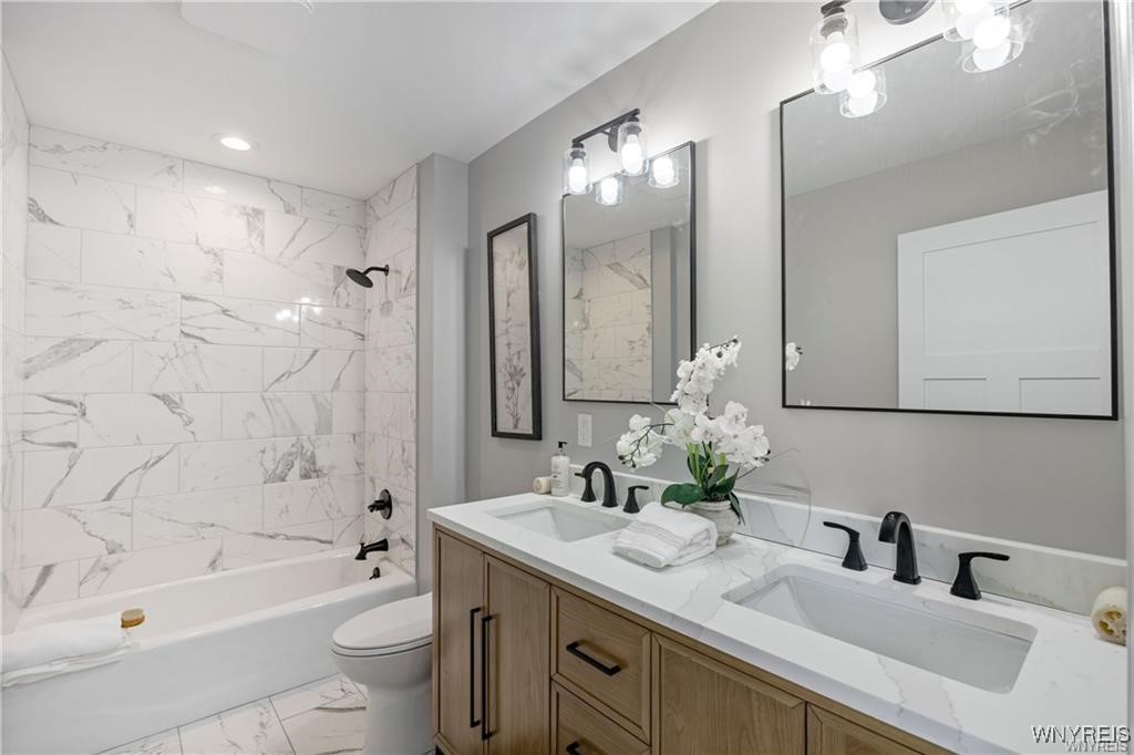 Lewiston, New York, 14174, United States, 3 Bedrooms Bedrooms, ,3 BathroomsBathrooms,Residential,For Sale,2005545