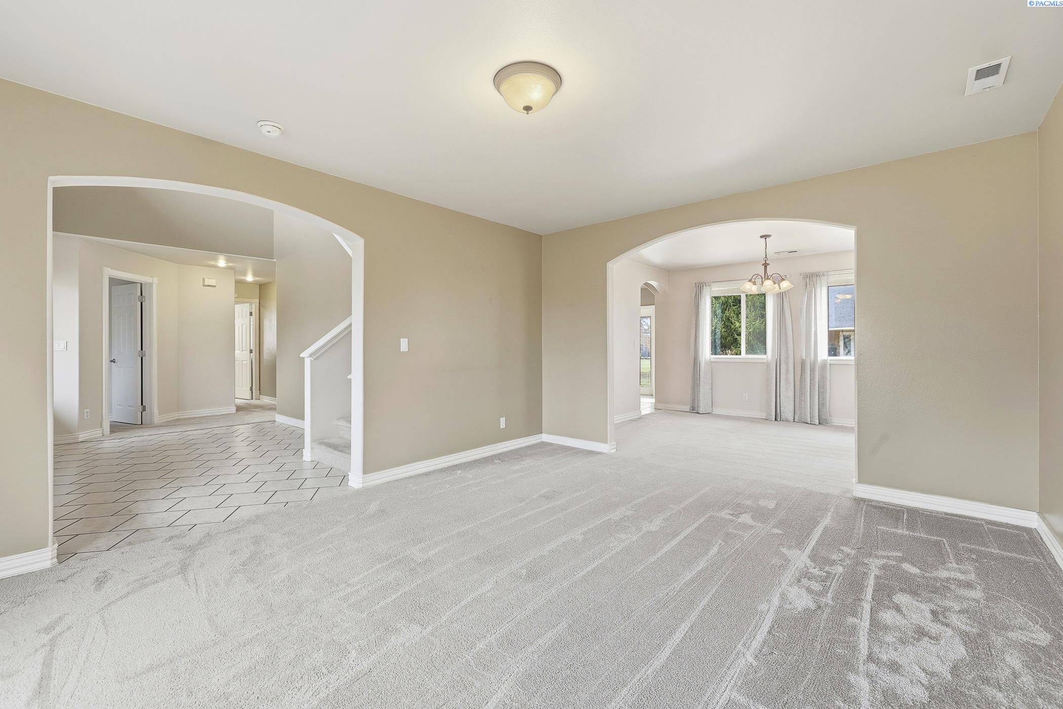 Pasco, Washington, 99301, United States, 3 Bedrooms Bedrooms, ,3 BathroomsBathrooms,Residential,For Sale,1998490