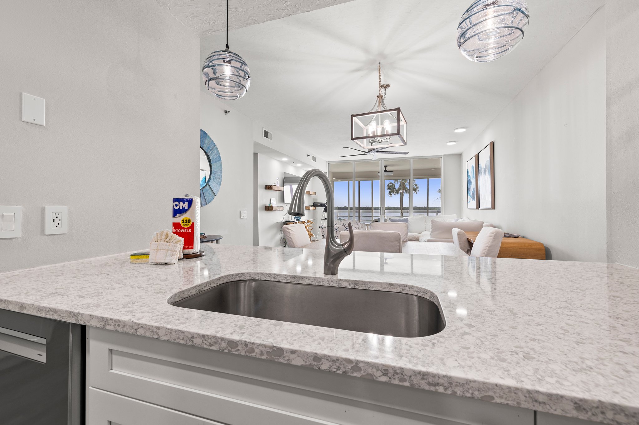 Longboat Key, Florida, 34228, United States, 2 Bedrooms Bedrooms, ,2 BathroomsBathrooms,Residential,For Sale,1851438