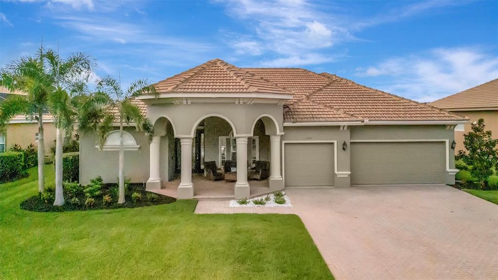 Bradenton, Florida, 34212, United States, 3 Bedrooms Bedrooms, ,4 BathroomsBathrooms,Residential,For Sale,1910869